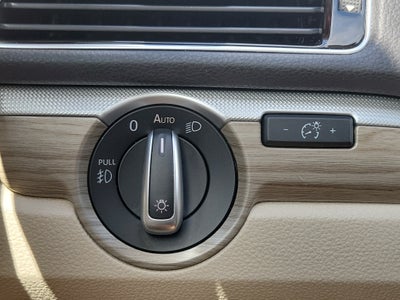 2017 Volkswagen Passat 1.8T SE w/Technology