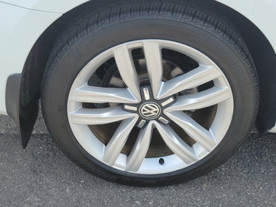 2017 Volkswagen Passat 1.8T SE w/Technology