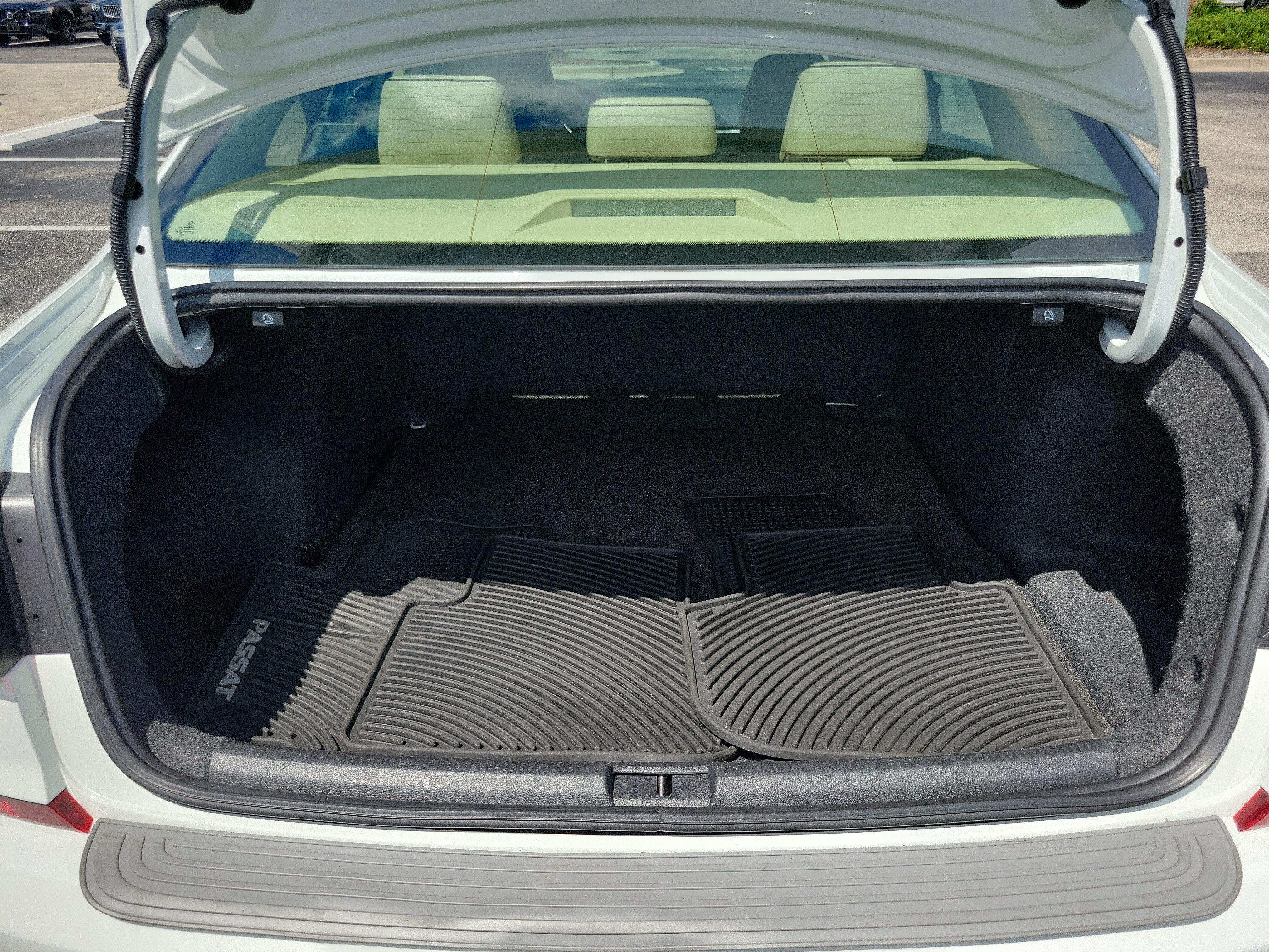2017 Volkswagen Passat 1.8T SE w/Technology