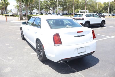 2021 Chrysler 300 Touring