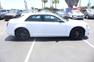 2021 Chrysler 300 Touring