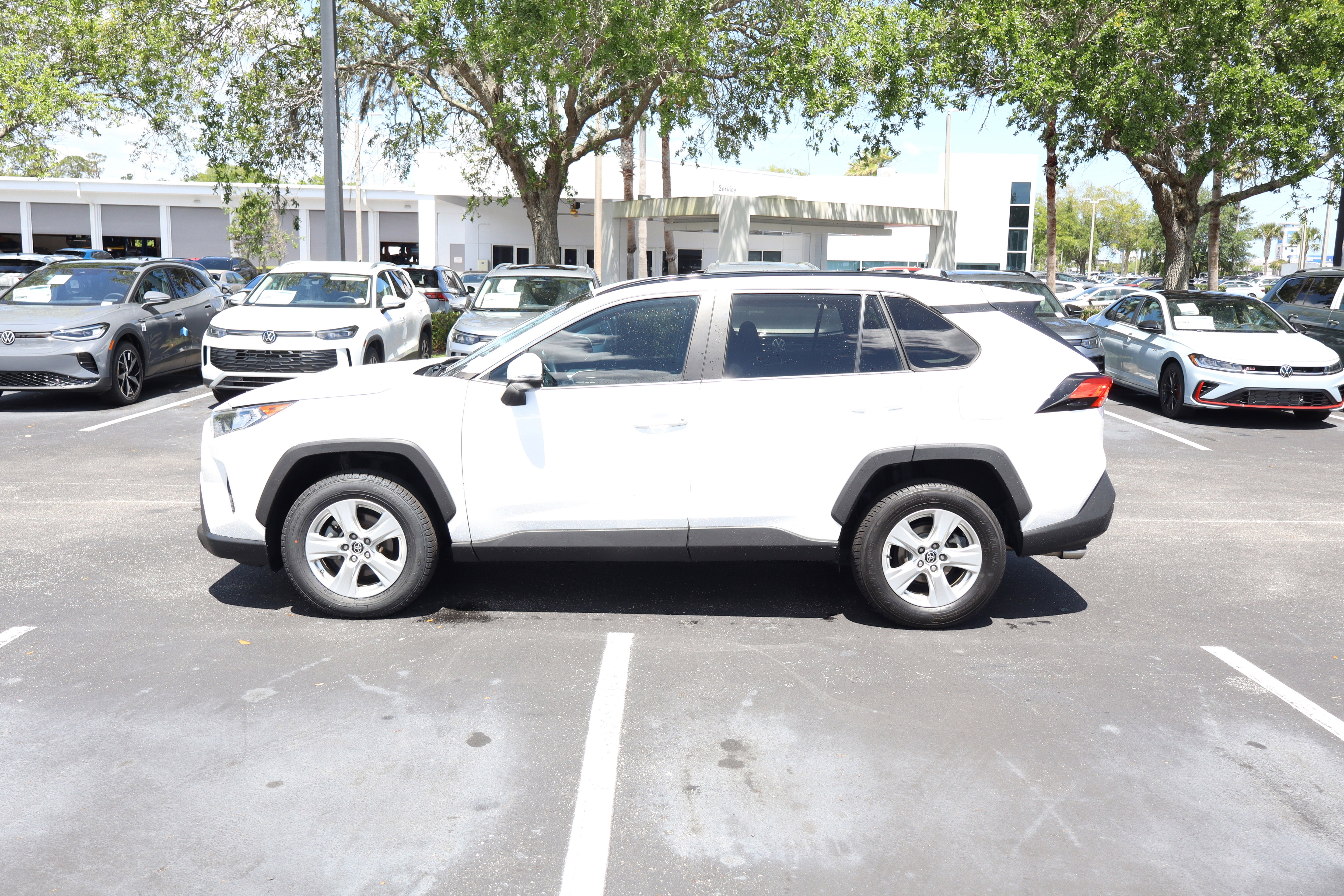 2021 Toyota RAV4 XLE