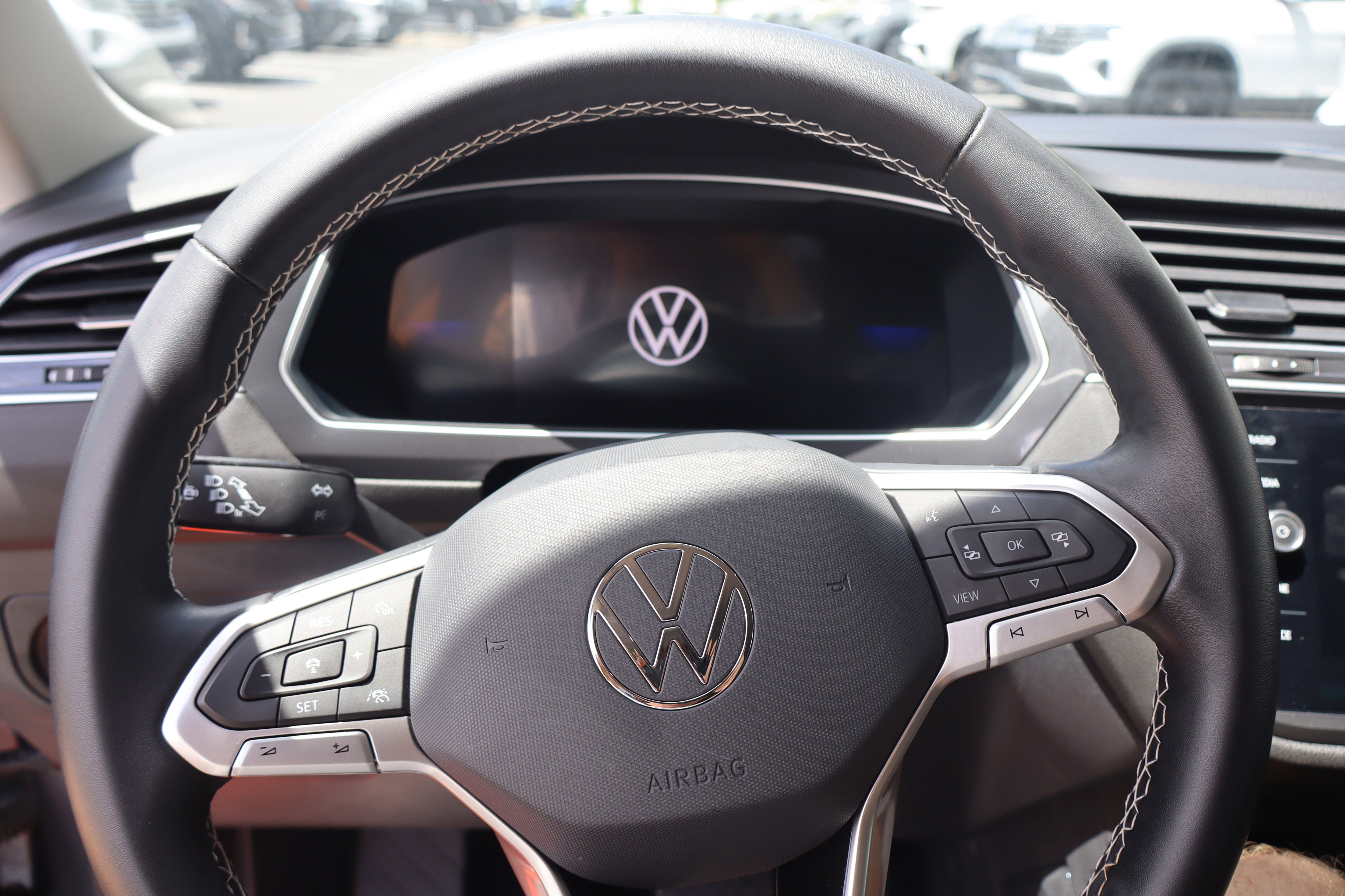 2023 Volkswagen Tiguan SE