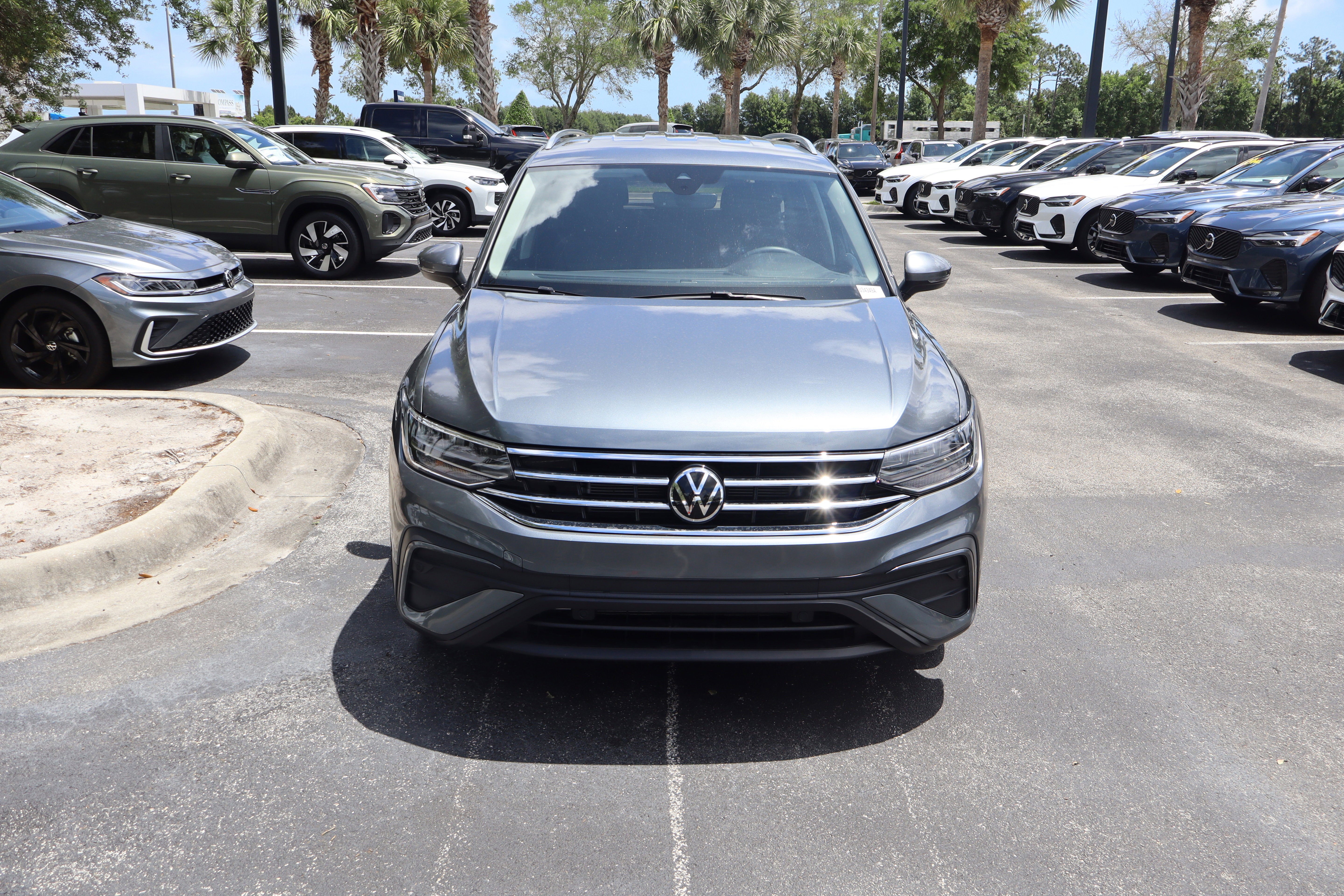 2023 Volkswagen Tiguan SE