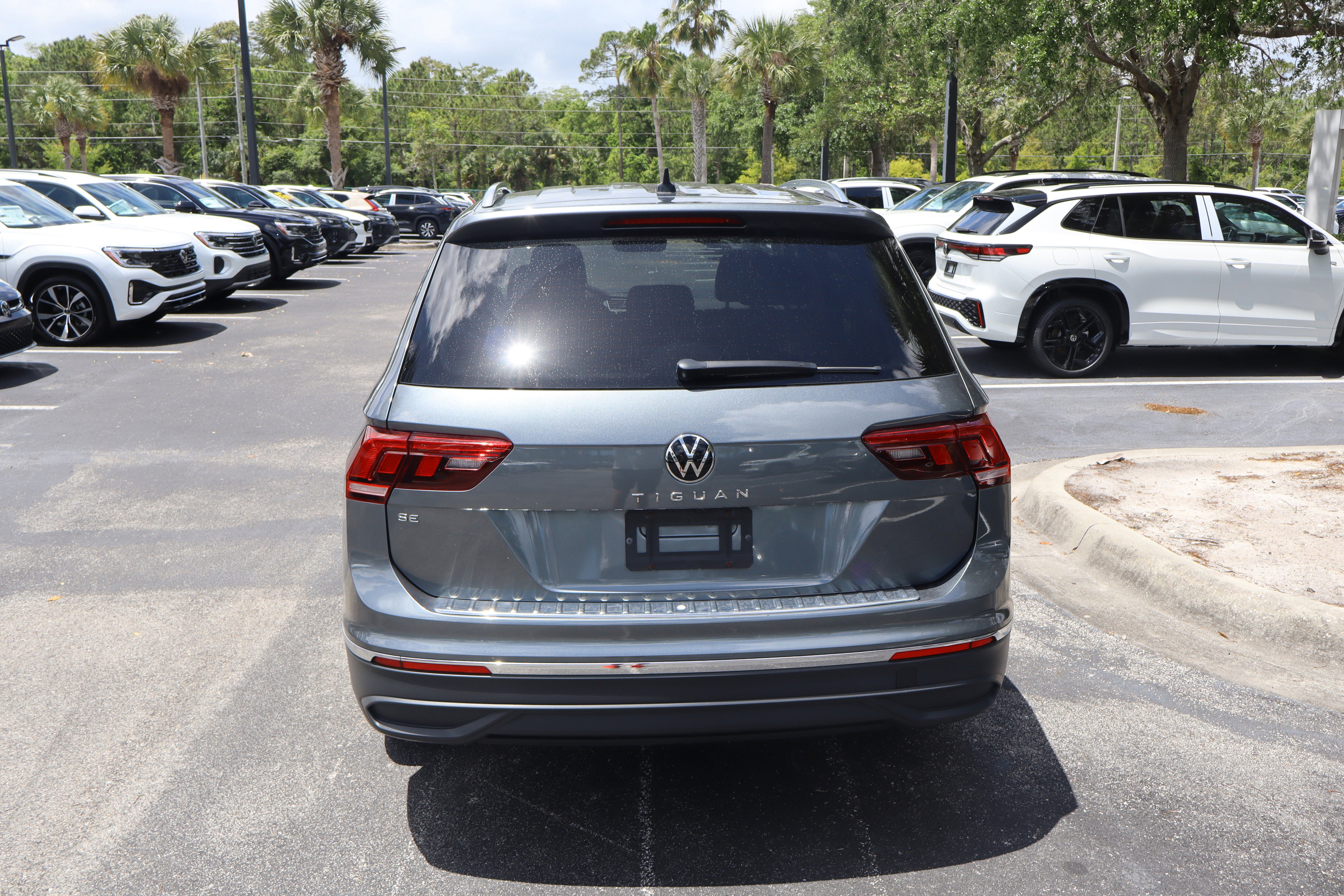 2023 Volkswagen Tiguan SE