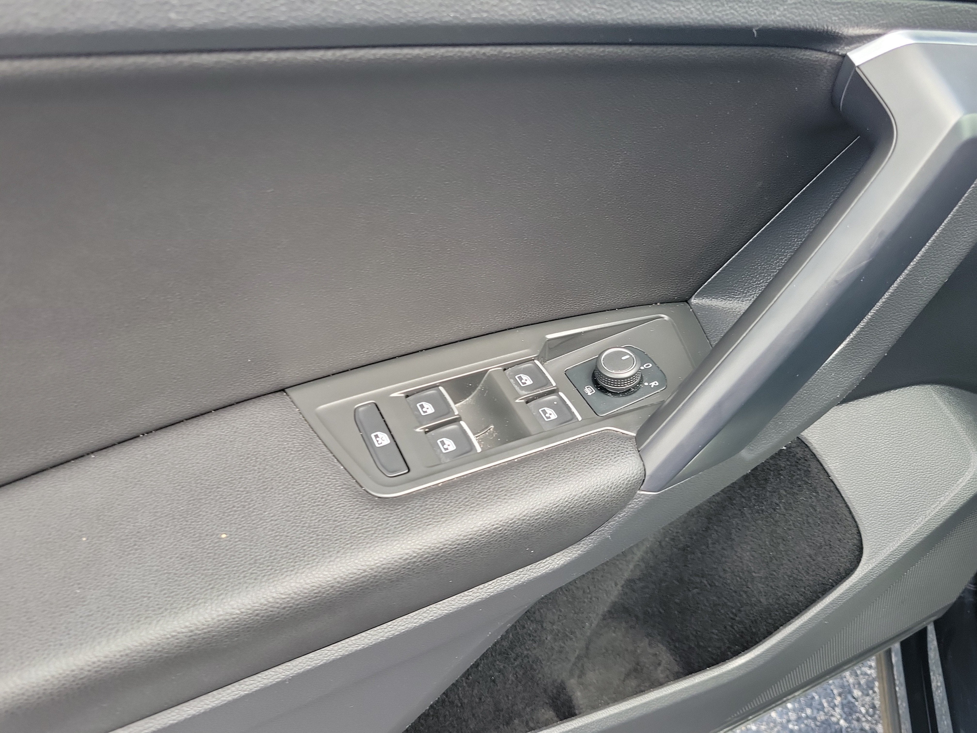 2021 Volkswagen Tiguan SE R-Line Black