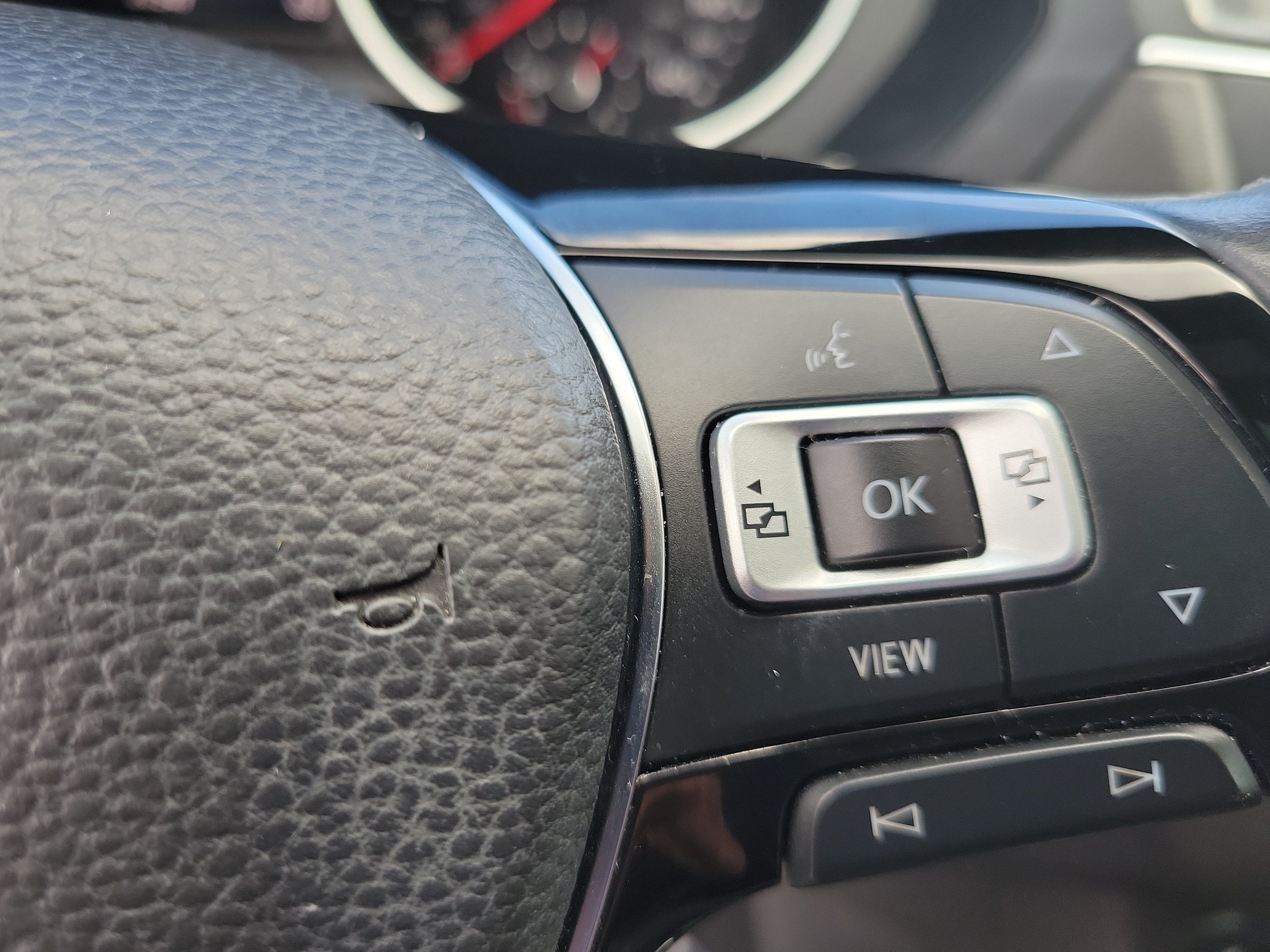 2021 Volkswagen Tiguan SE R-Line Black