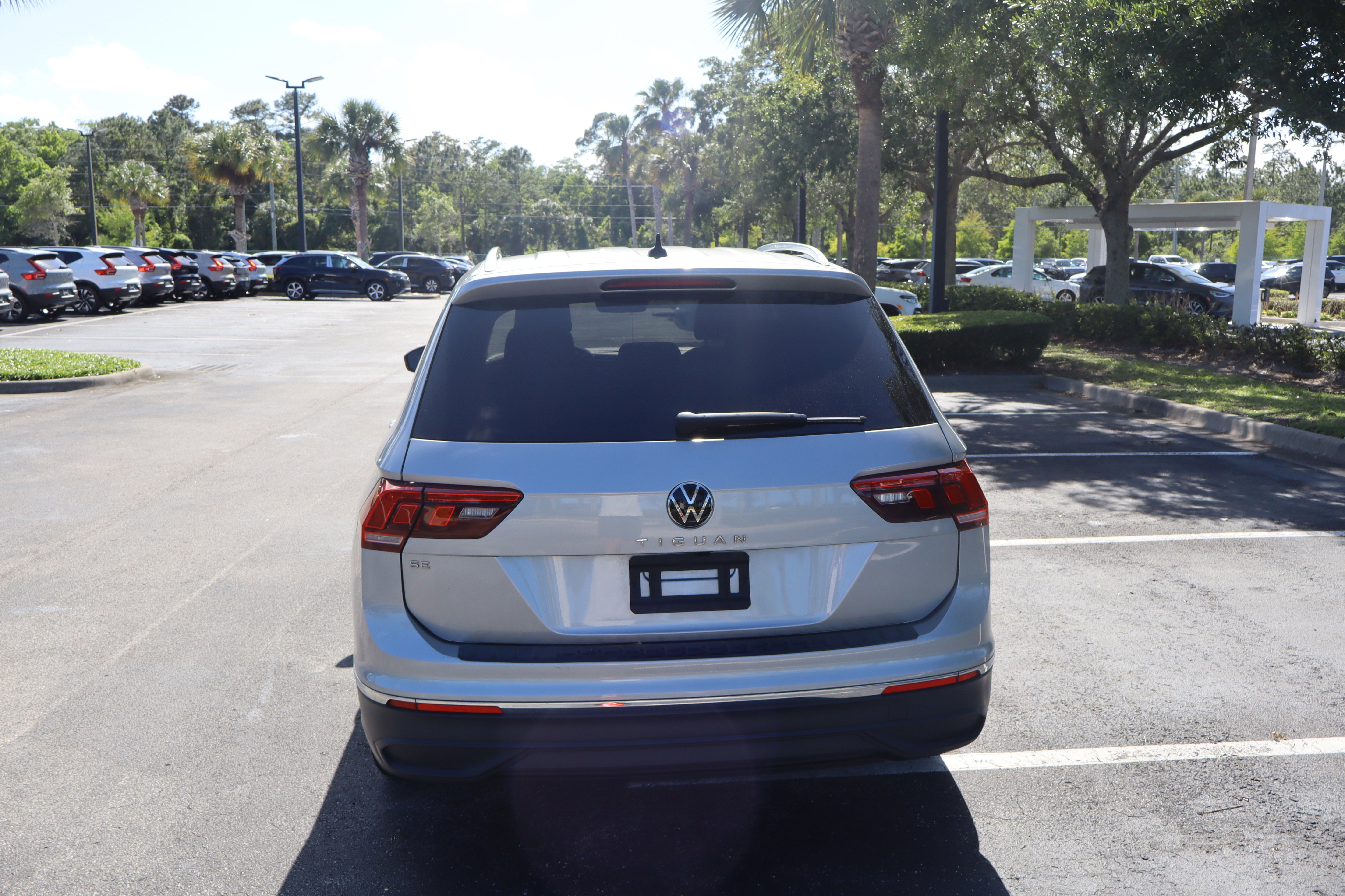 2023 Volkswagen Tiguan SE