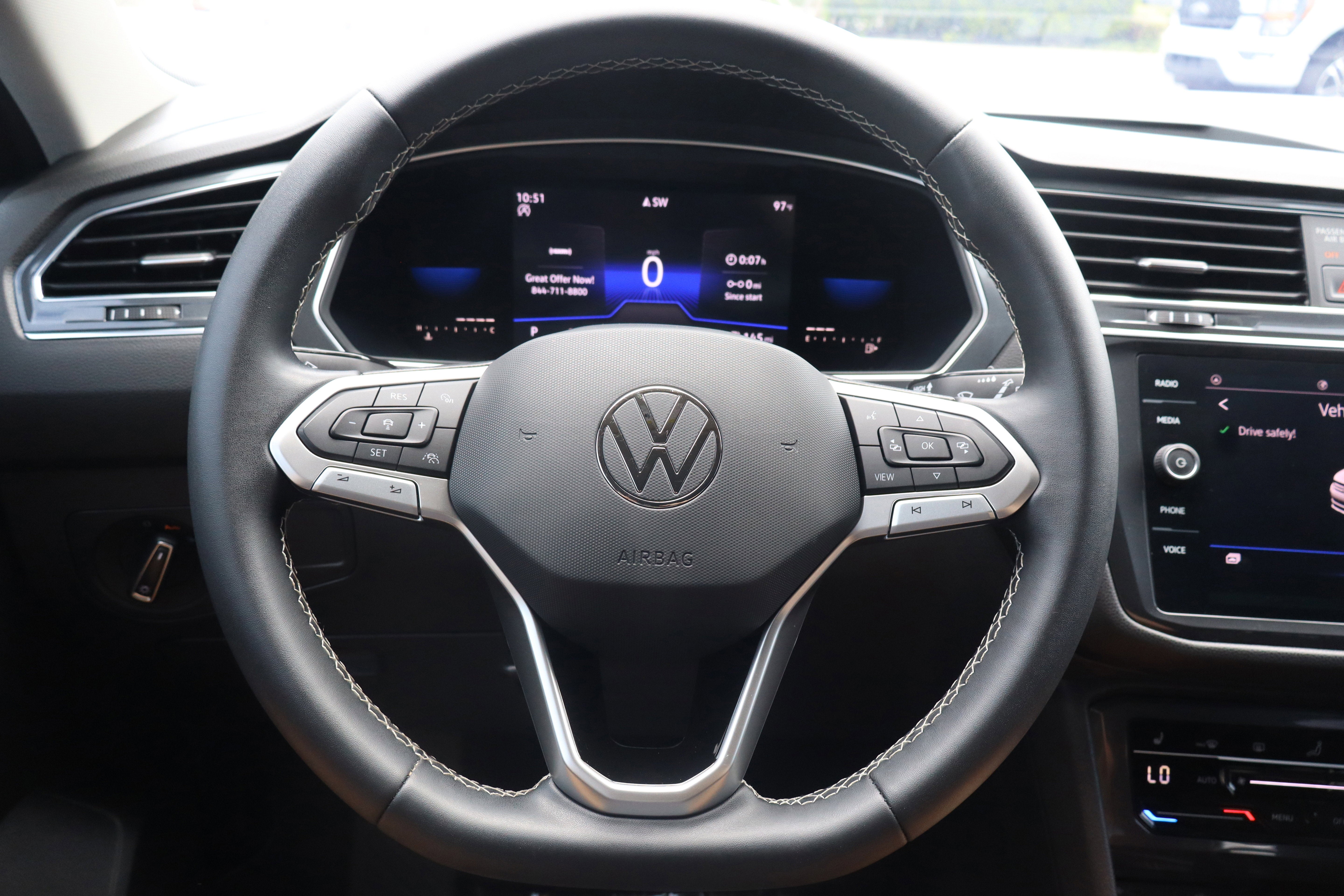 2023 Volkswagen Tiguan SE