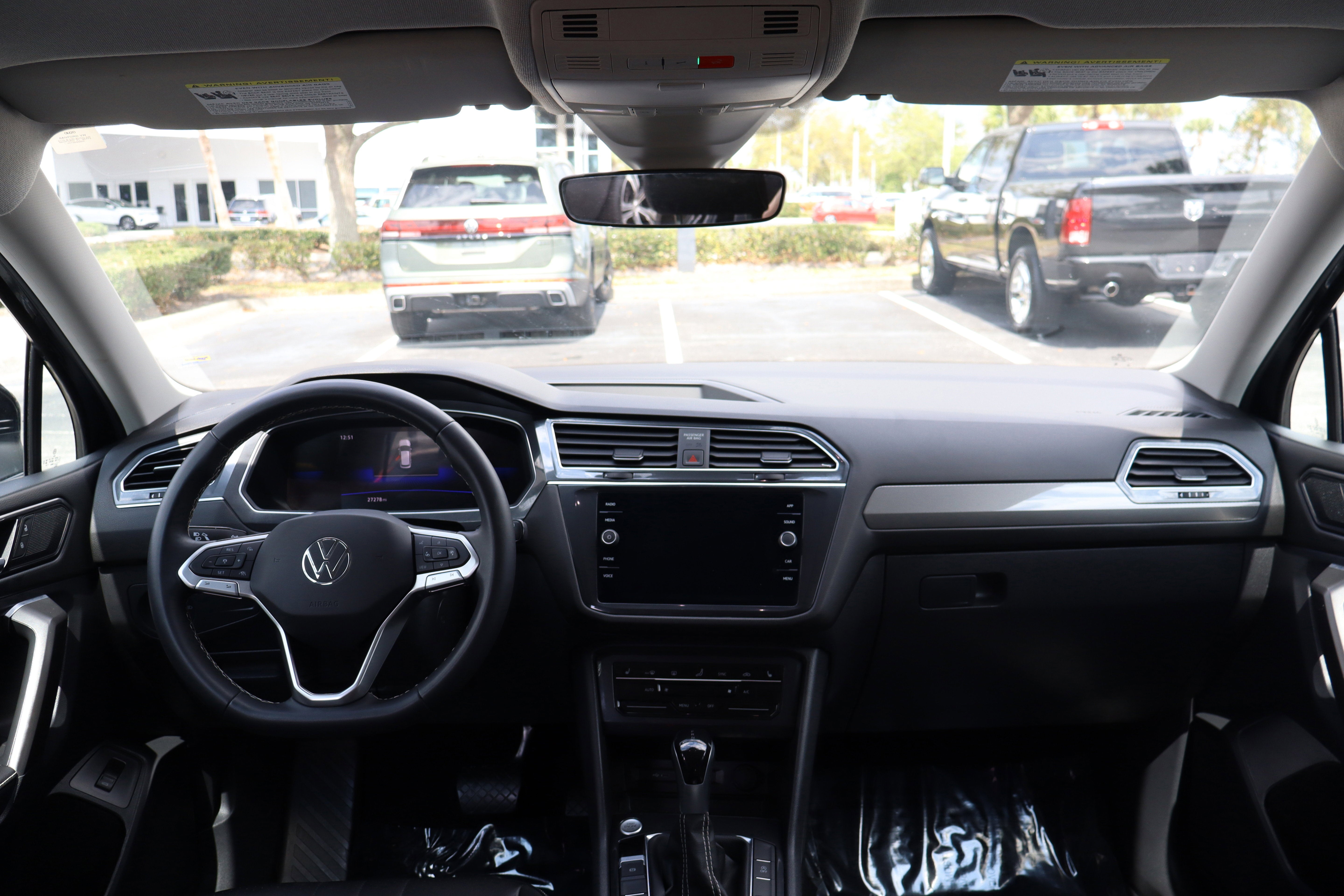 2023 Volkswagen Tiguan SE