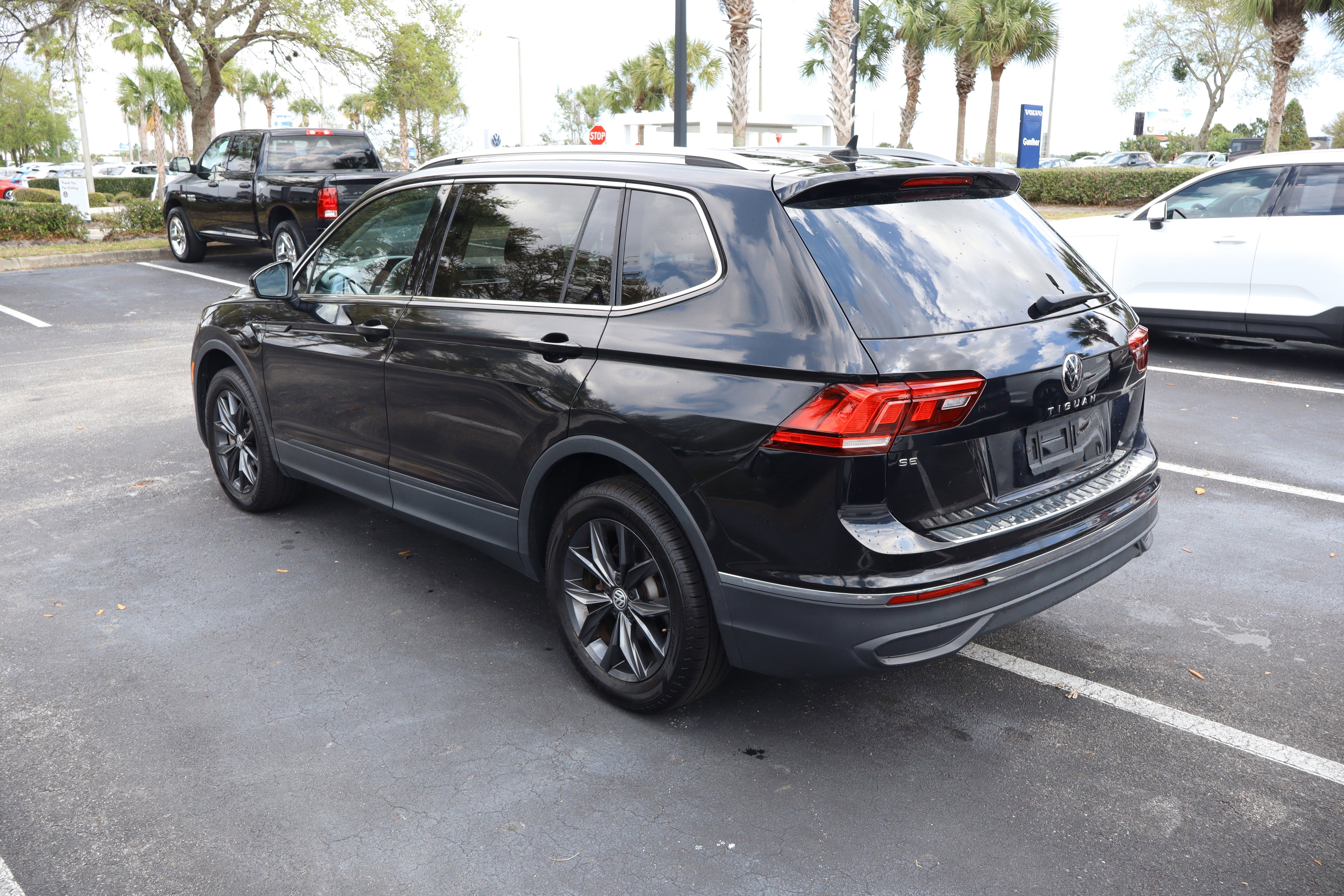 2023 Volkswagen Tiguan SE