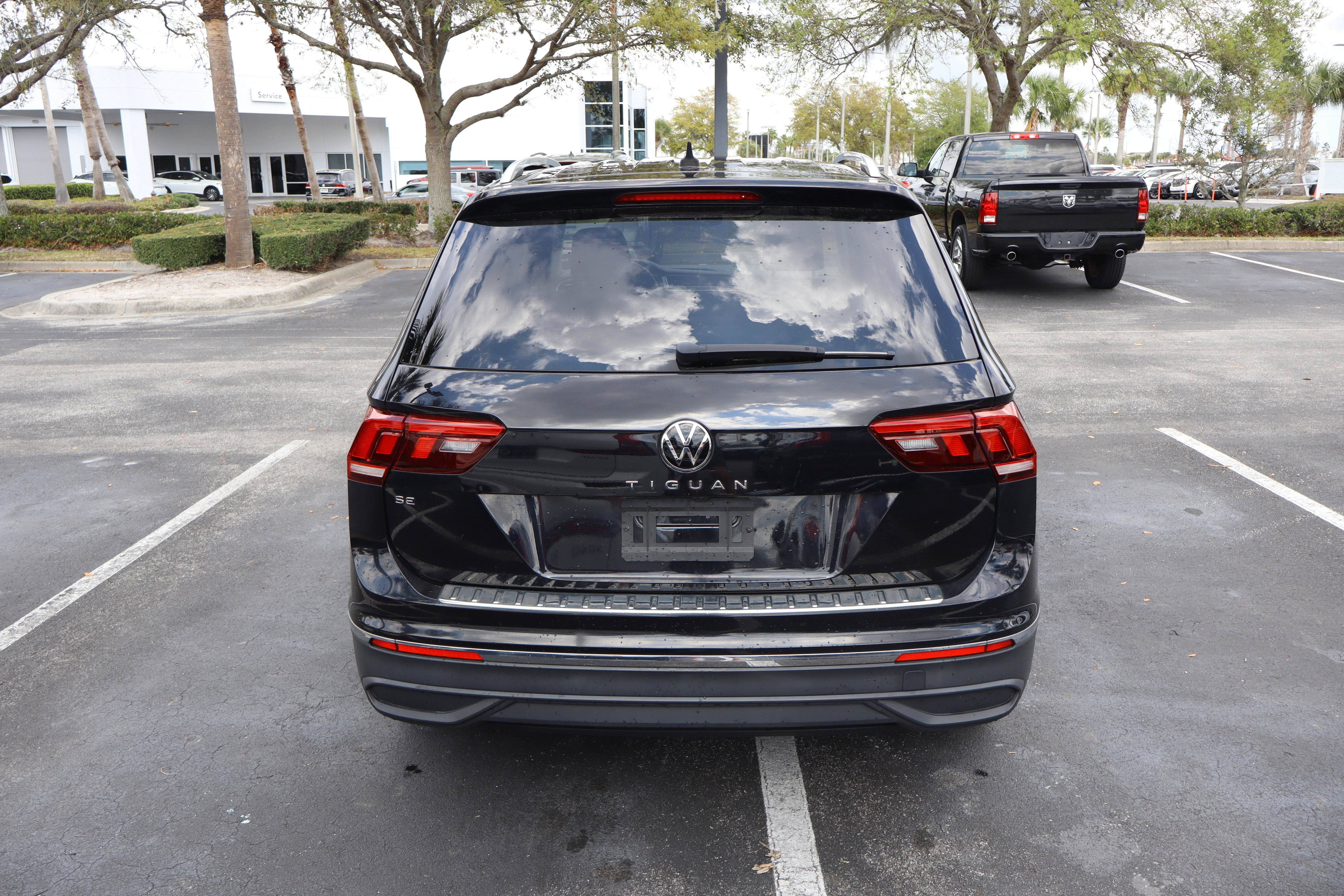 2023 Volkswagen Tiguan SE