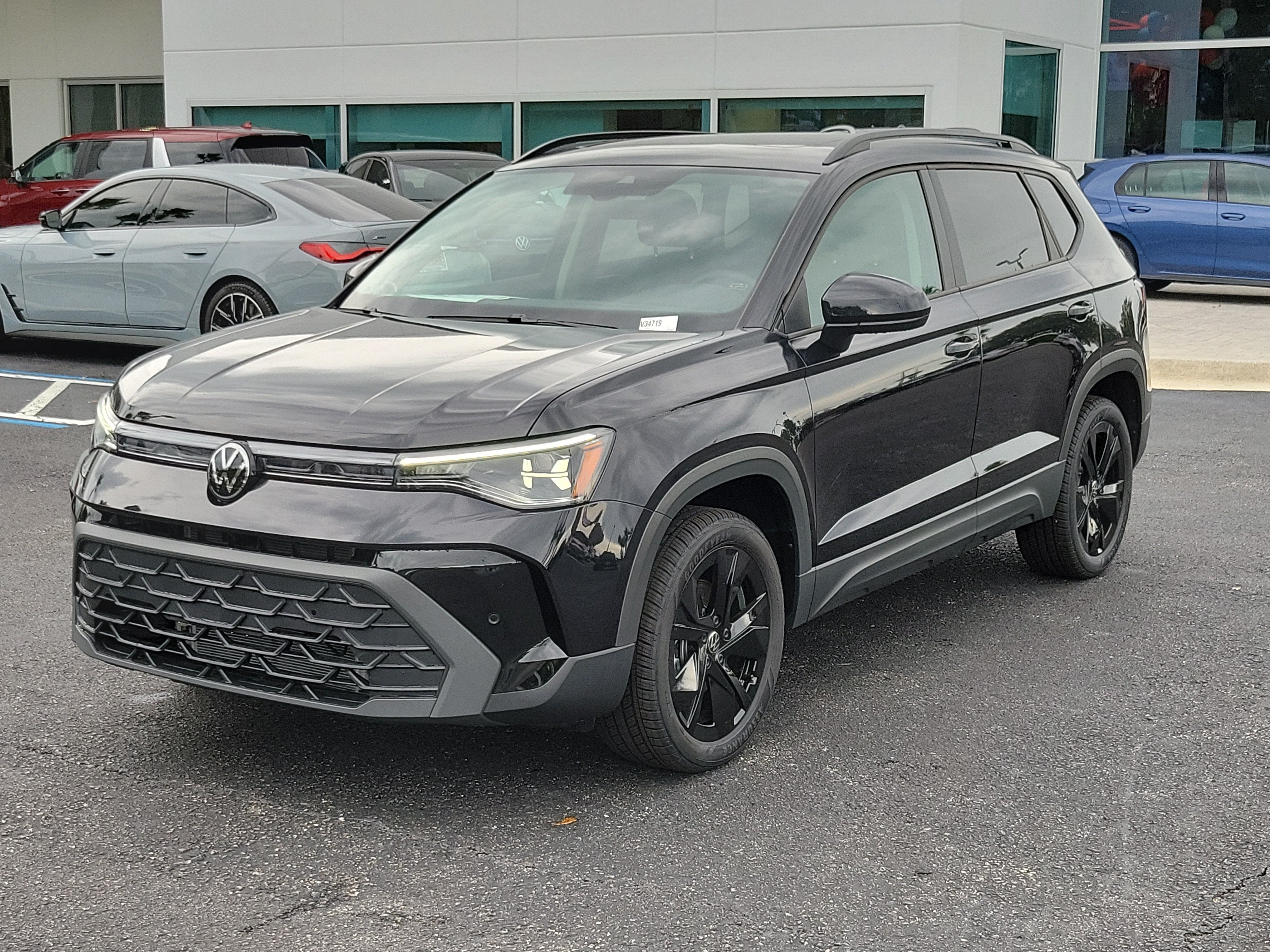 2026 Volkswagen Taos SE Black