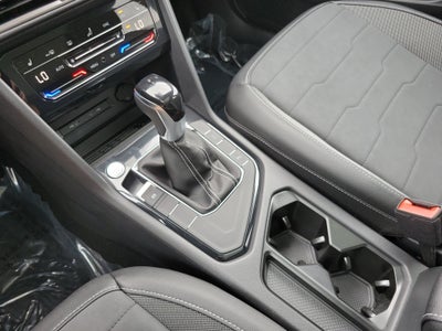 2026 Volkswagen Taos SE Black