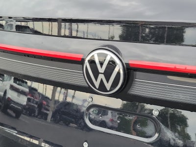 2026 Volkswagen Taos SE Black