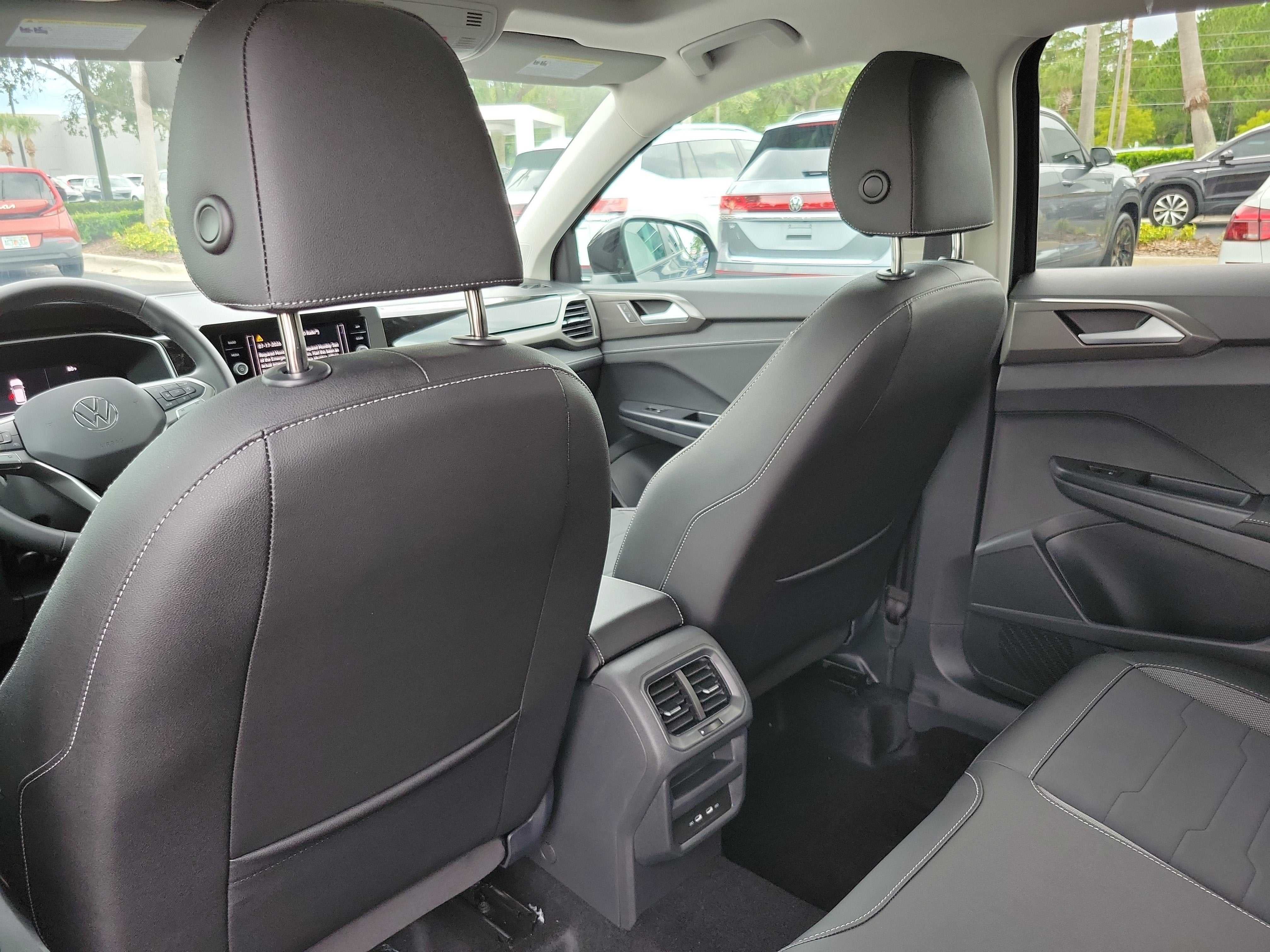 2026 Volkswagen Taos SE Black
