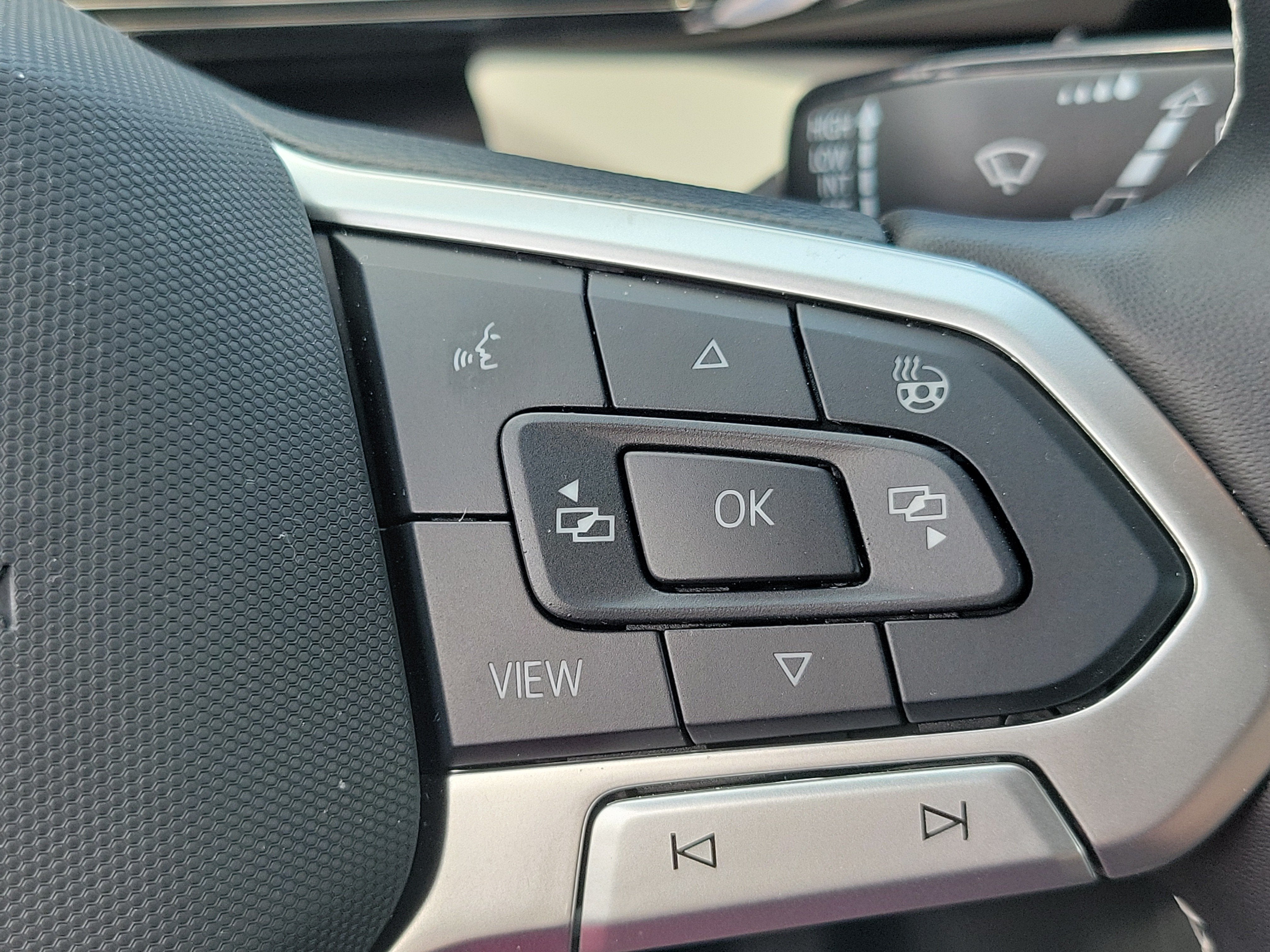2025 Volkswagen Taos S