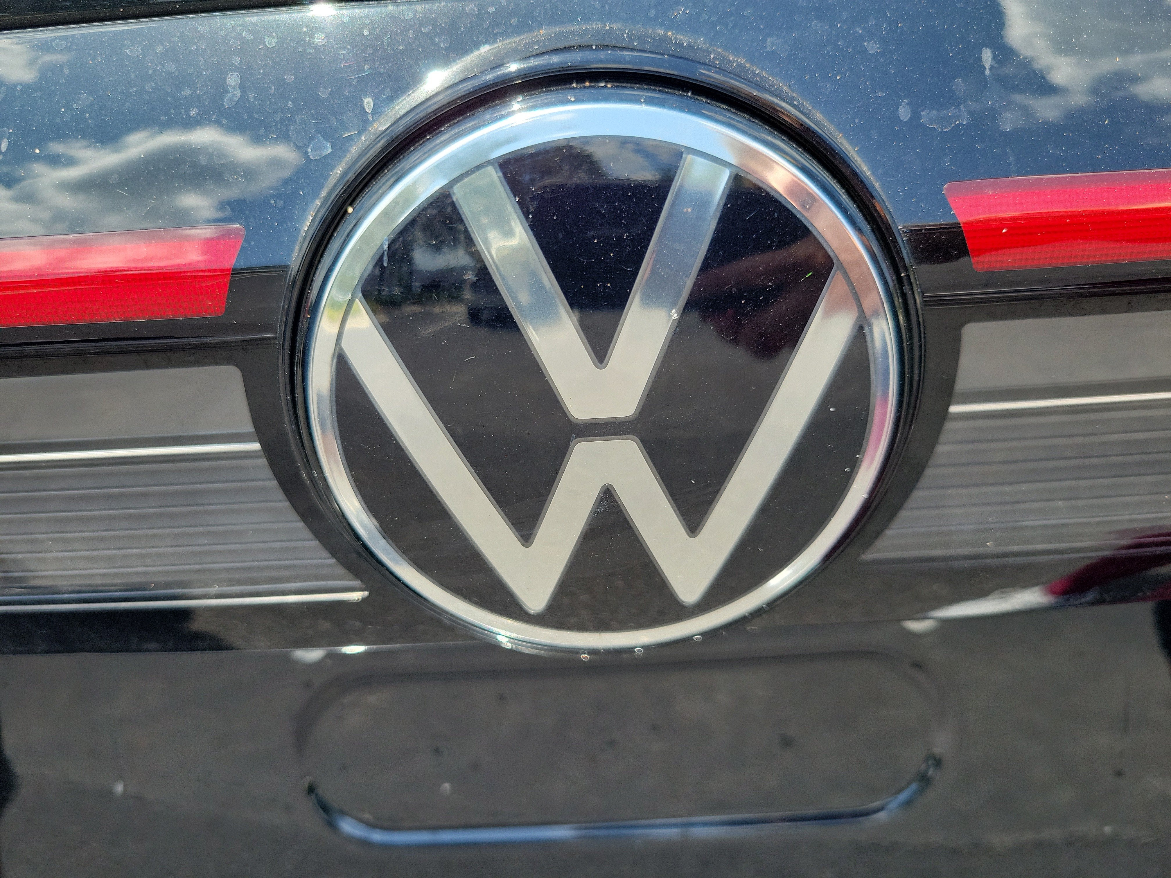 2025 Volkswagen Taos S