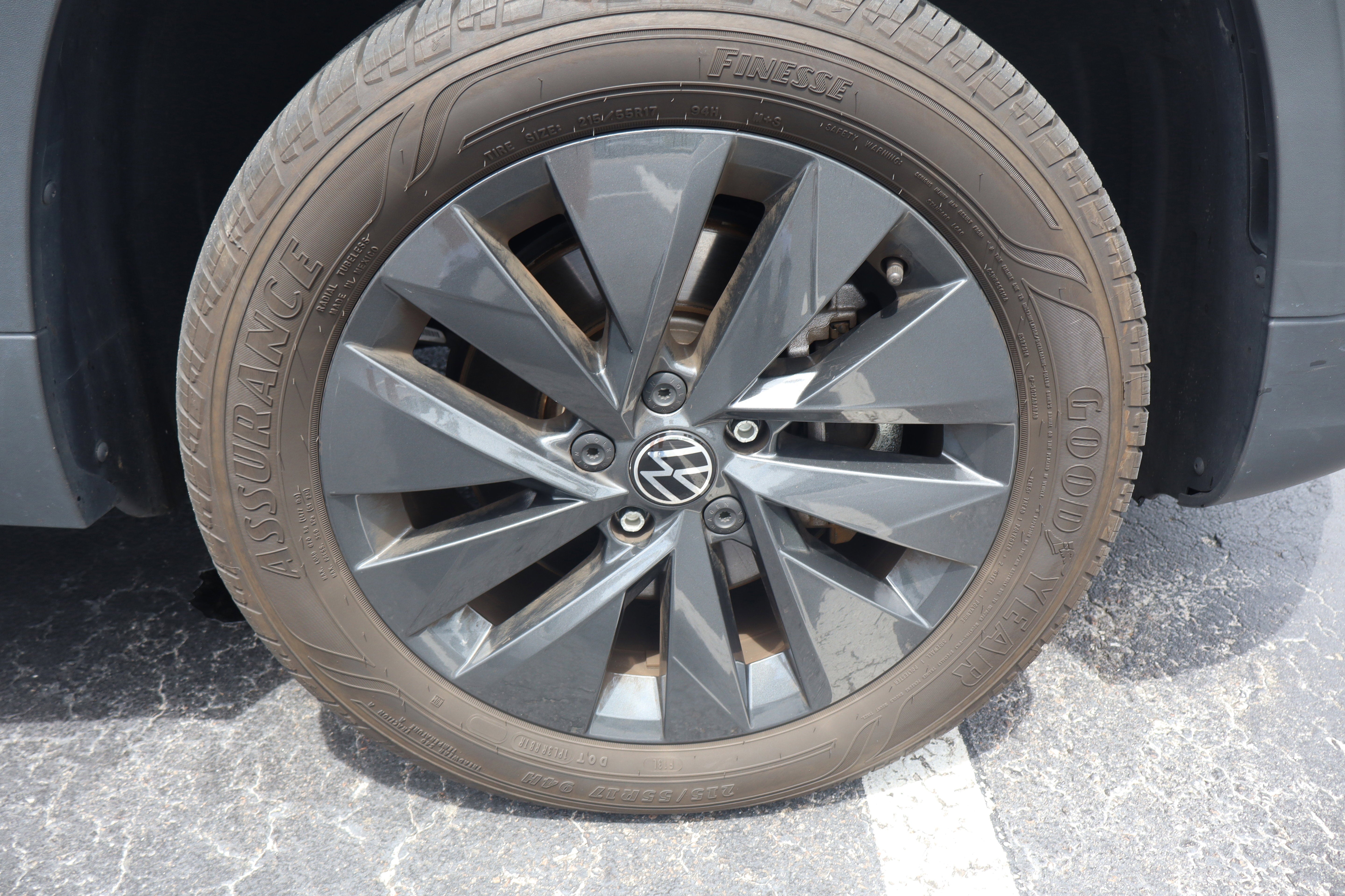 2024 Volkswagen Taos S