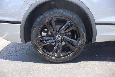 2024 Volkswagen Tiguan SE R-Line Black