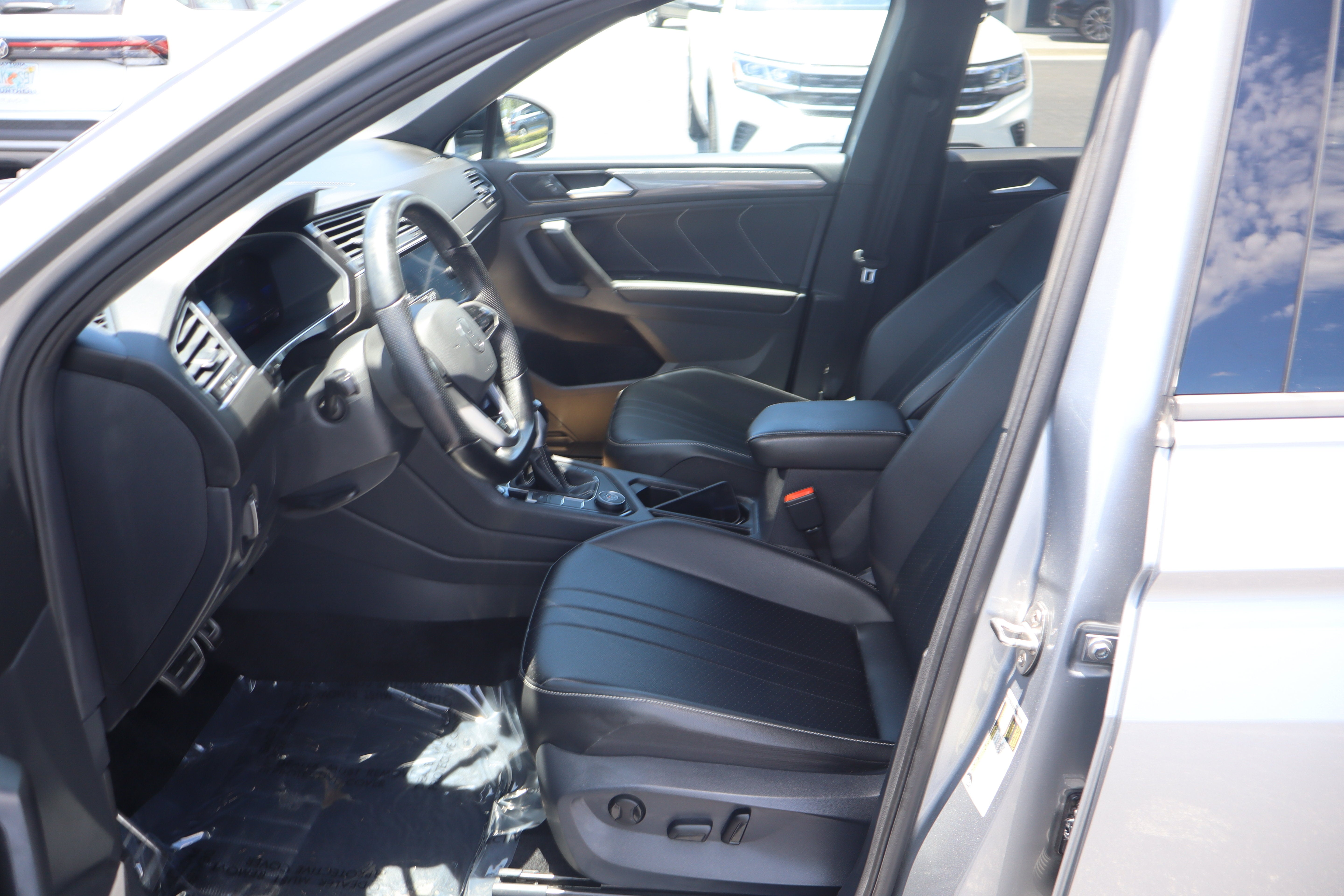 2024 Volkswagen Tiguan SE R-Line Black