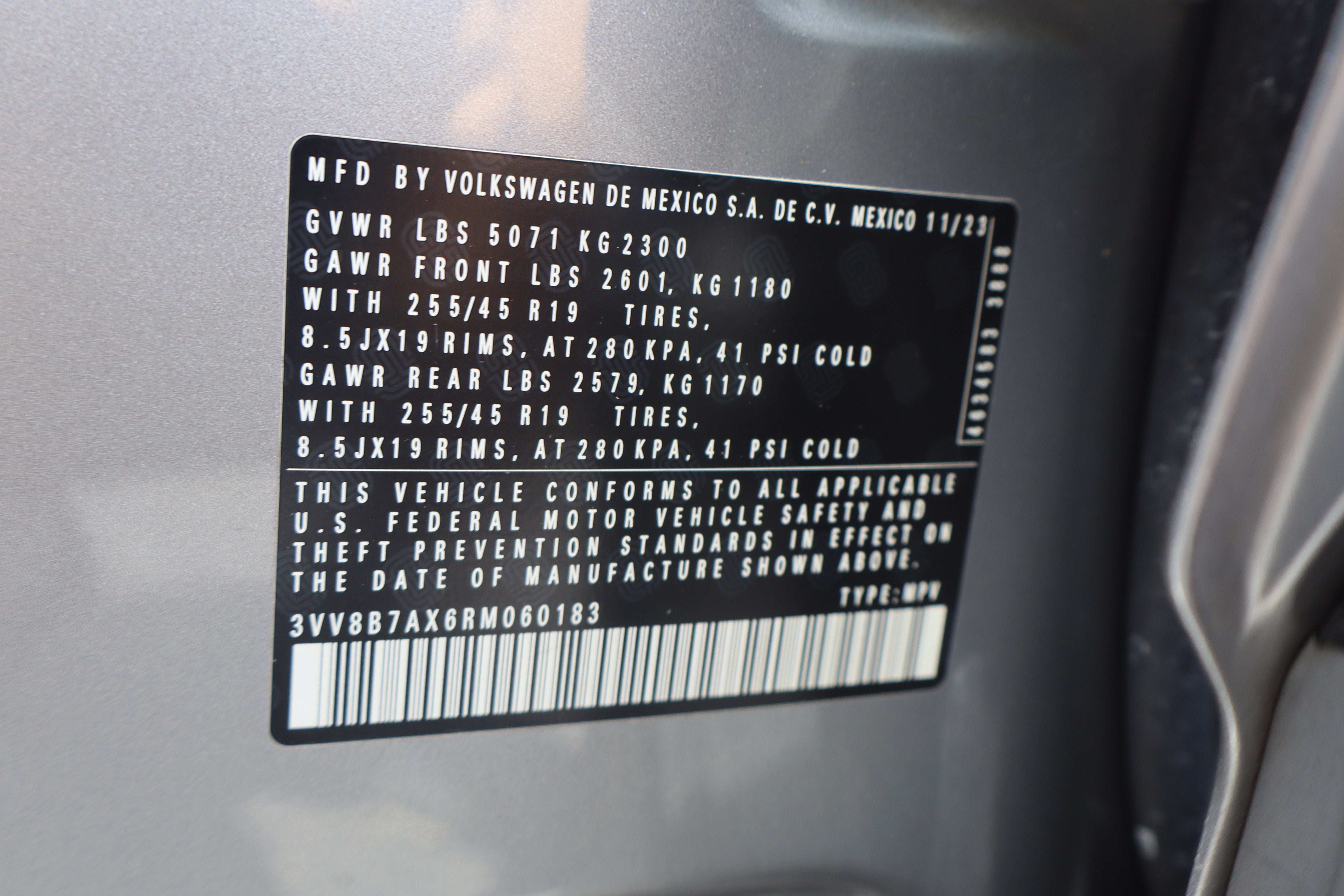 2024 Volkswagen Tiguan SE R-Line Black