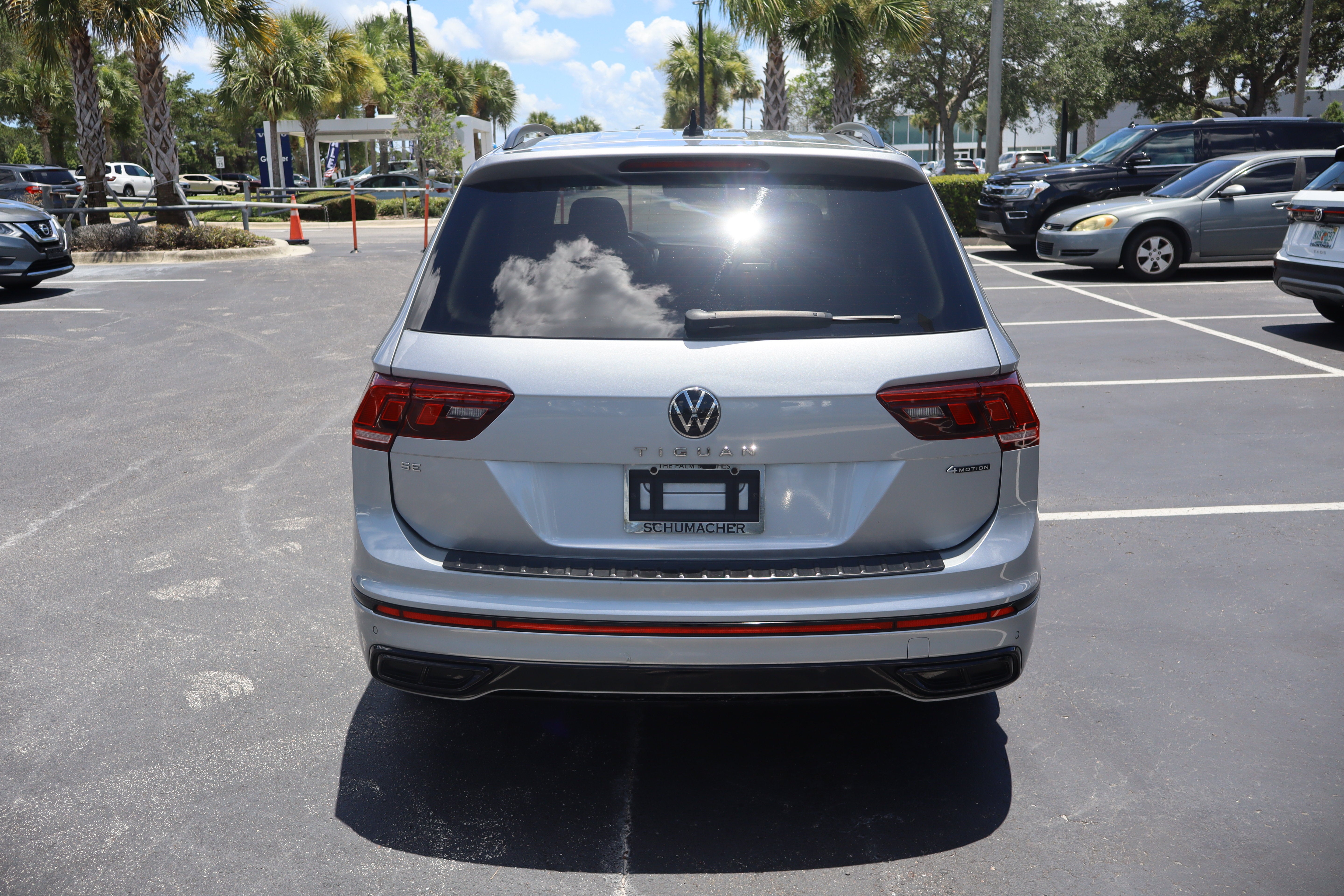 2024 Volkswagen Tiguan SE R-Line Black