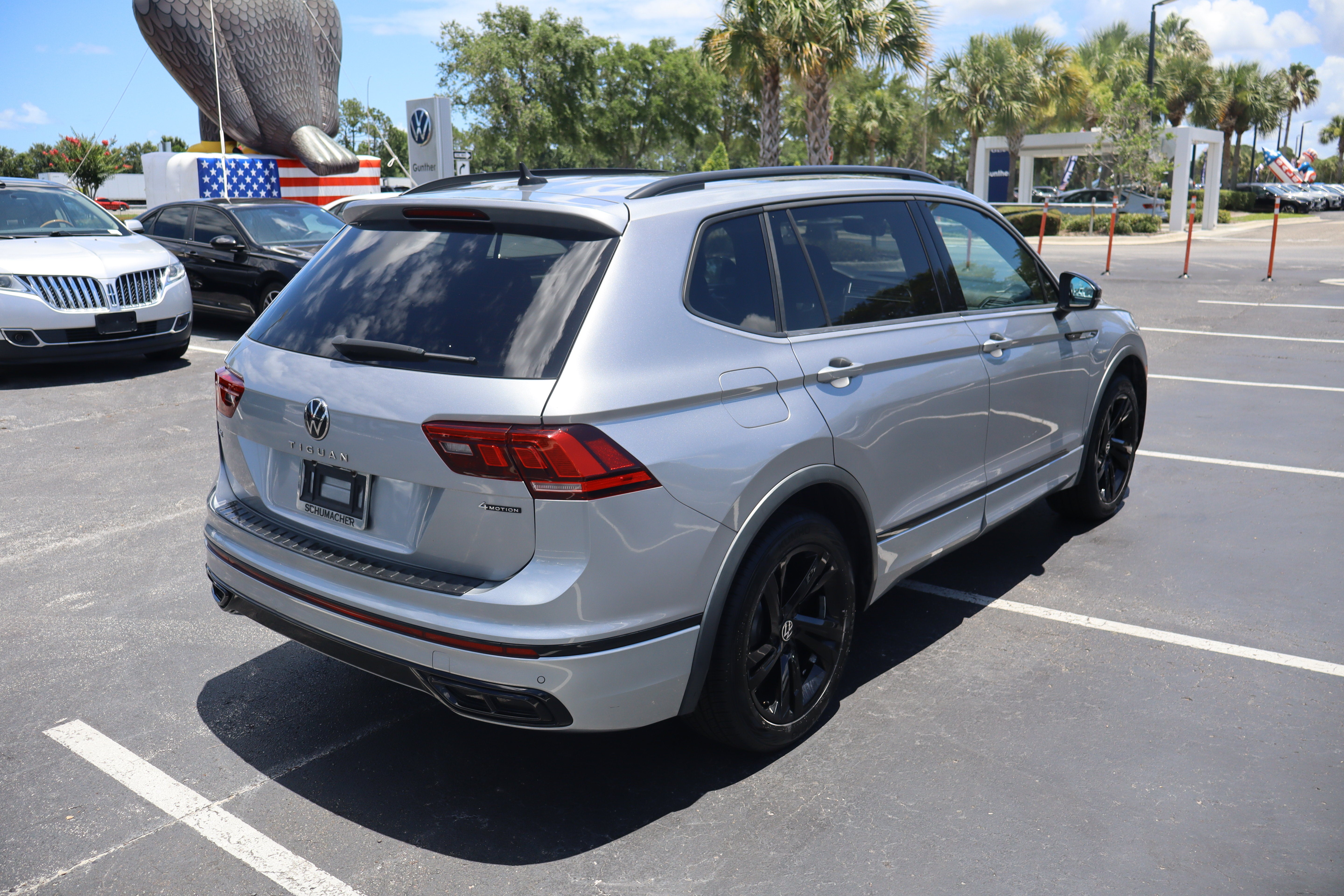 2024 Volkswagen Tiguan SE R-Line Black