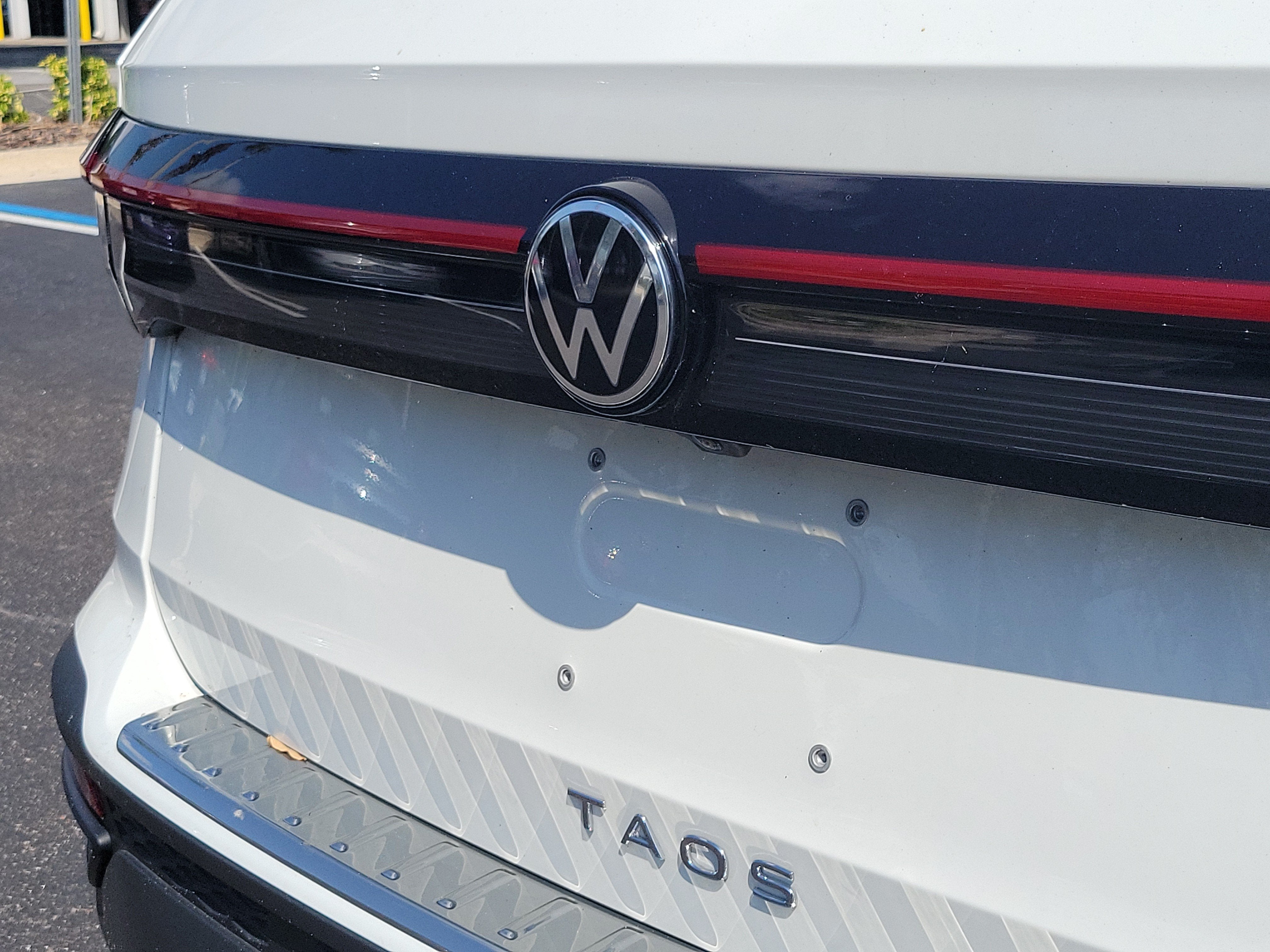 2025 Volkswagen Taos S