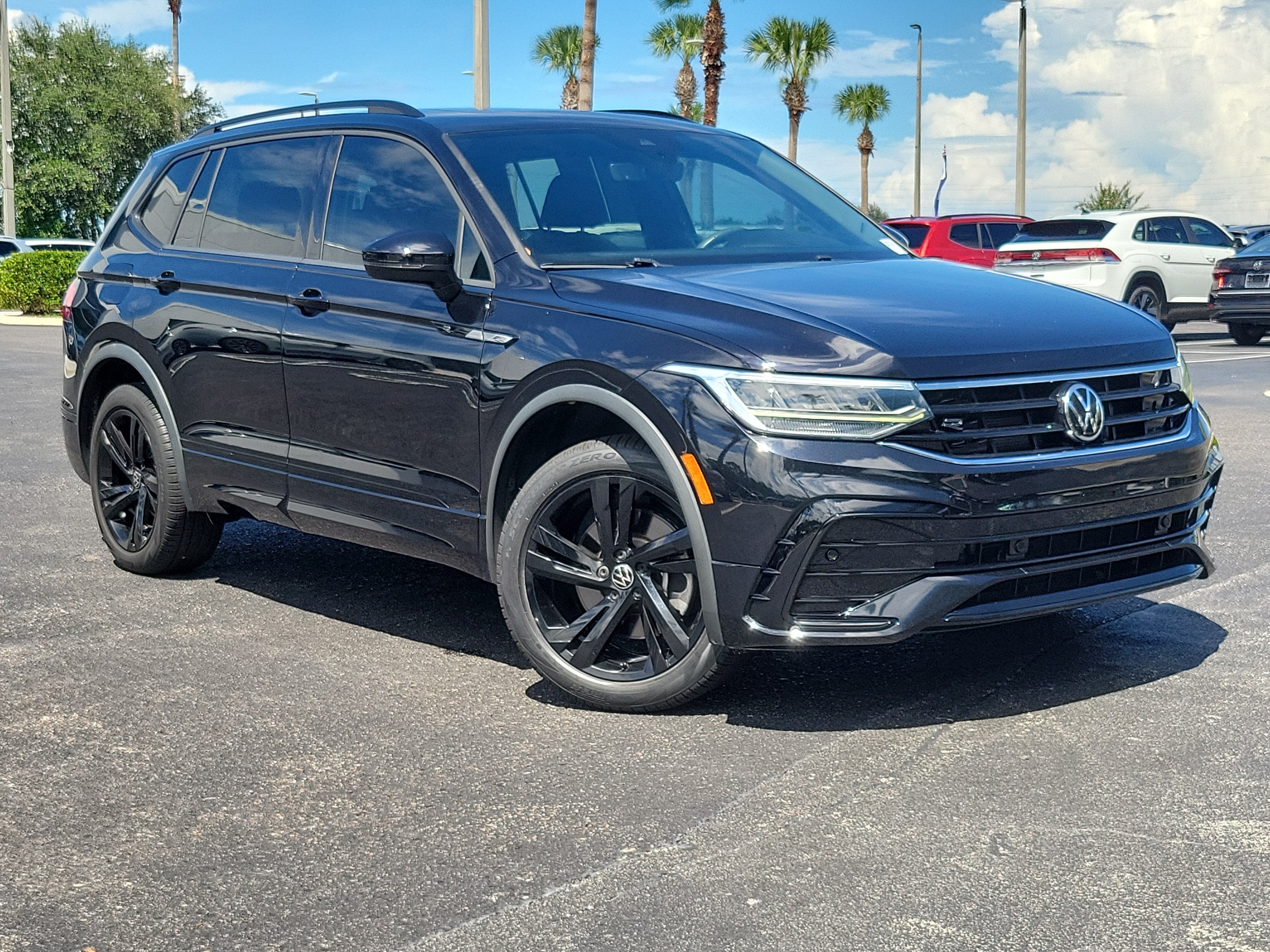 2024 Volkswagen Tiguan SE R-Line Black