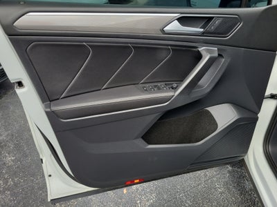 2023 Volkswagen Tiguan SE R-Line Black