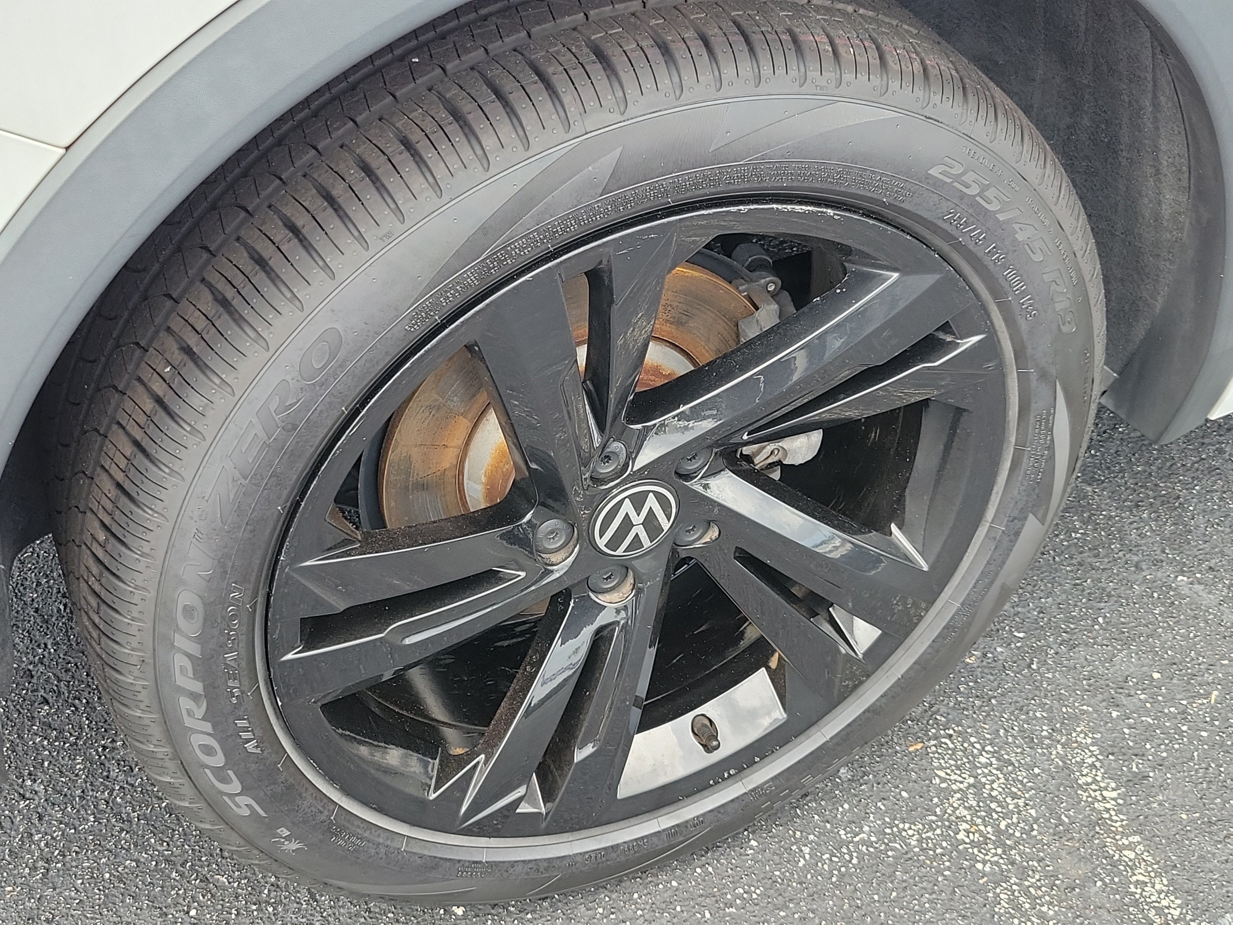 2023 Volkswagen Tiguan SE R-Line Black