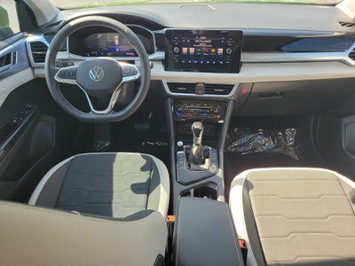 2025 Volkswagen Taos SE