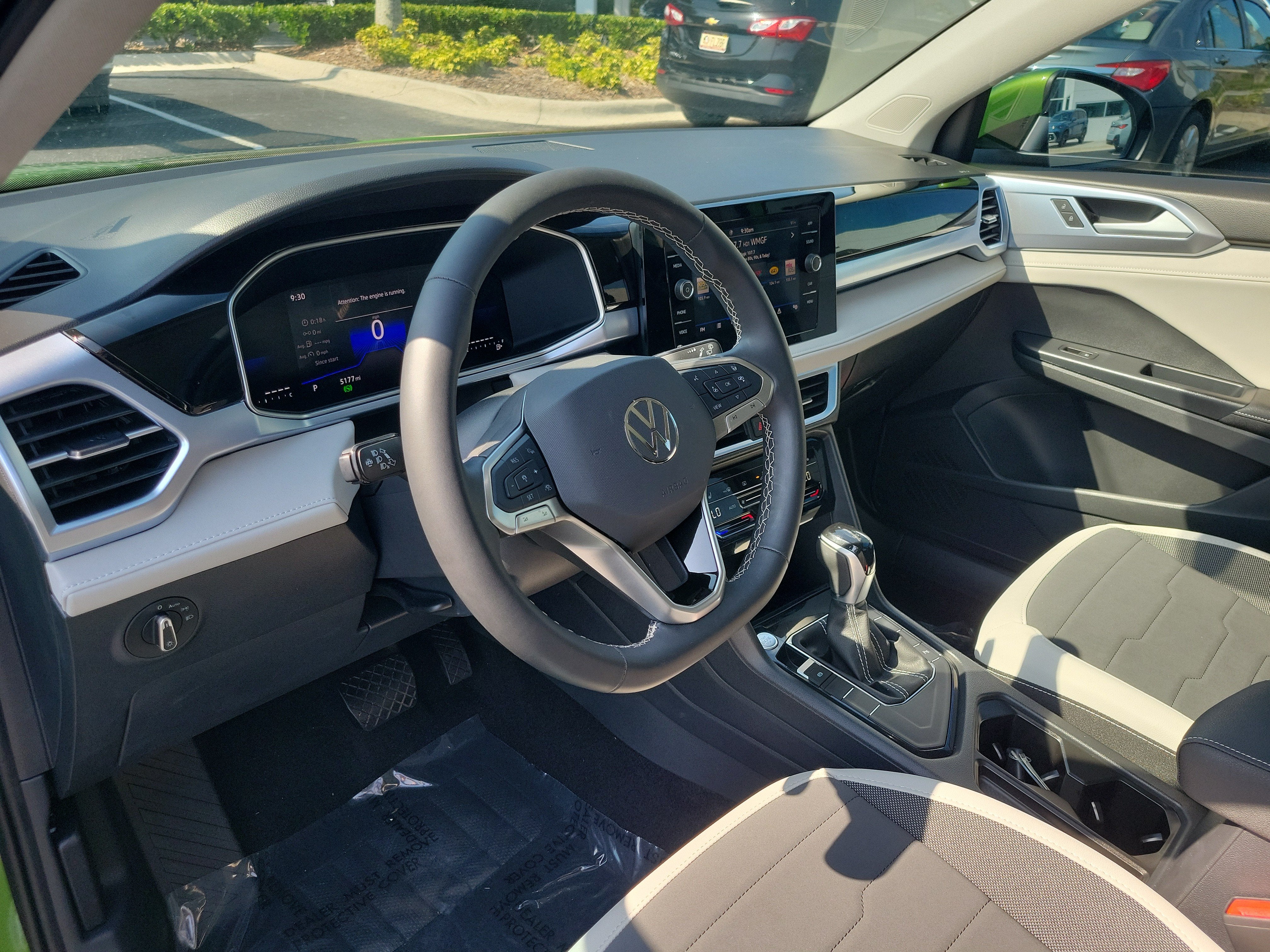 2025 Volkswagen Taos SE