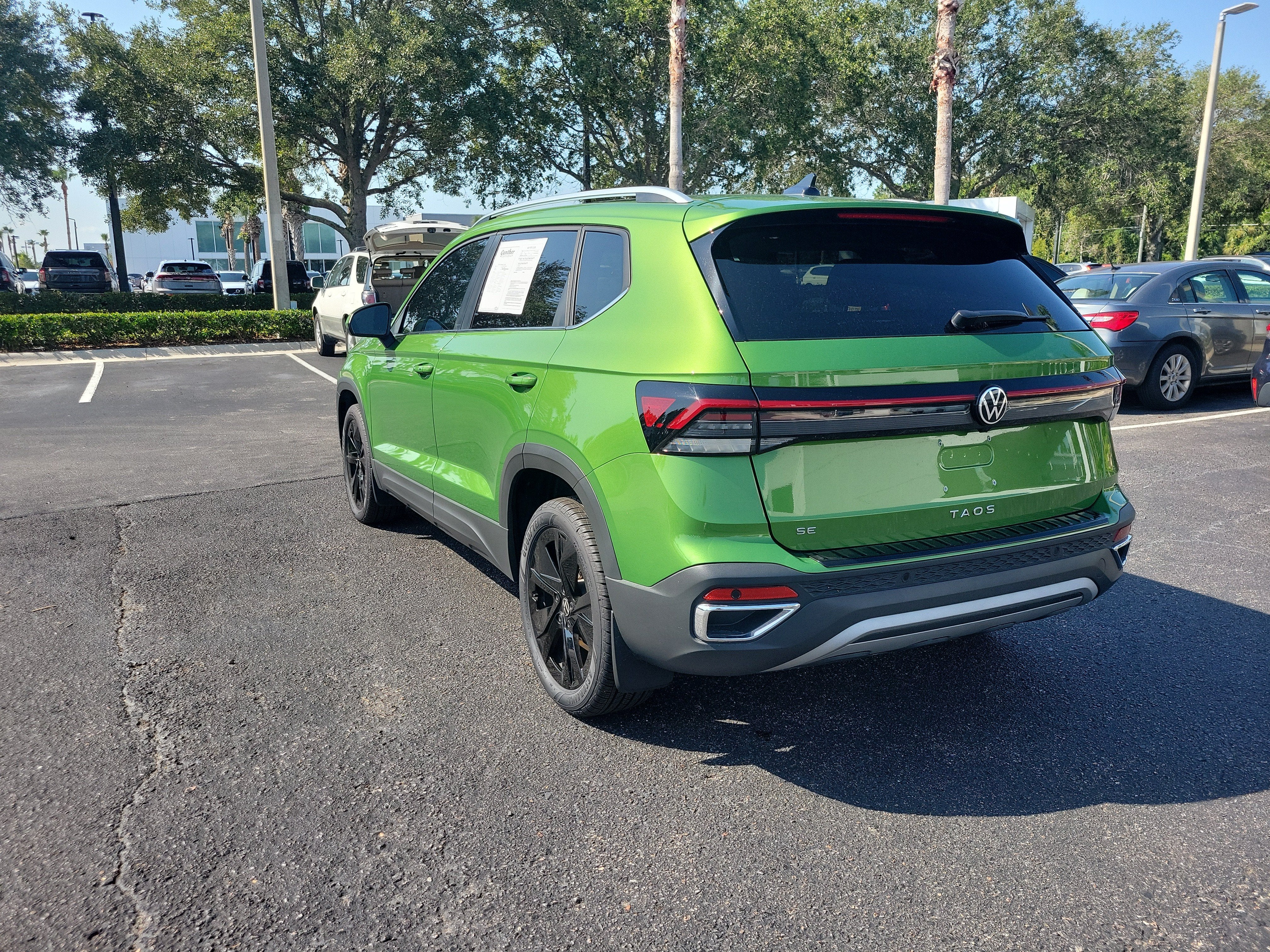 2025 Volkswagen Taos SE