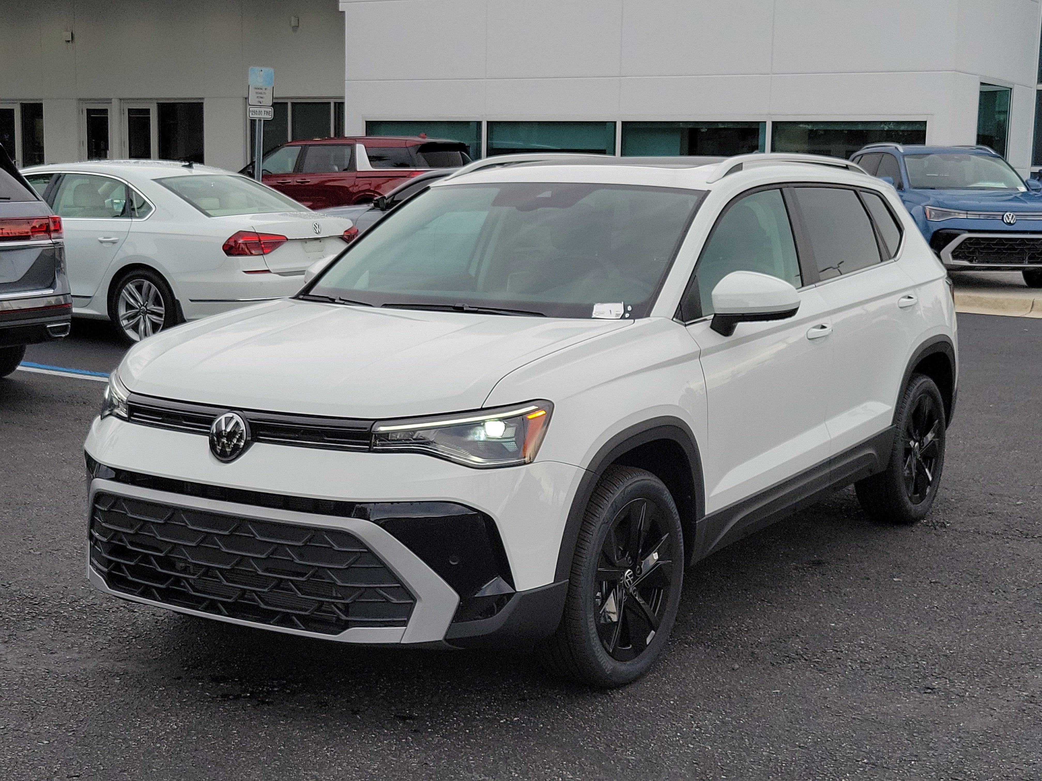 2026 Volkswagen Taos SE