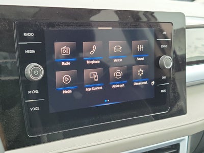 2026 Volkswagen Taos SE