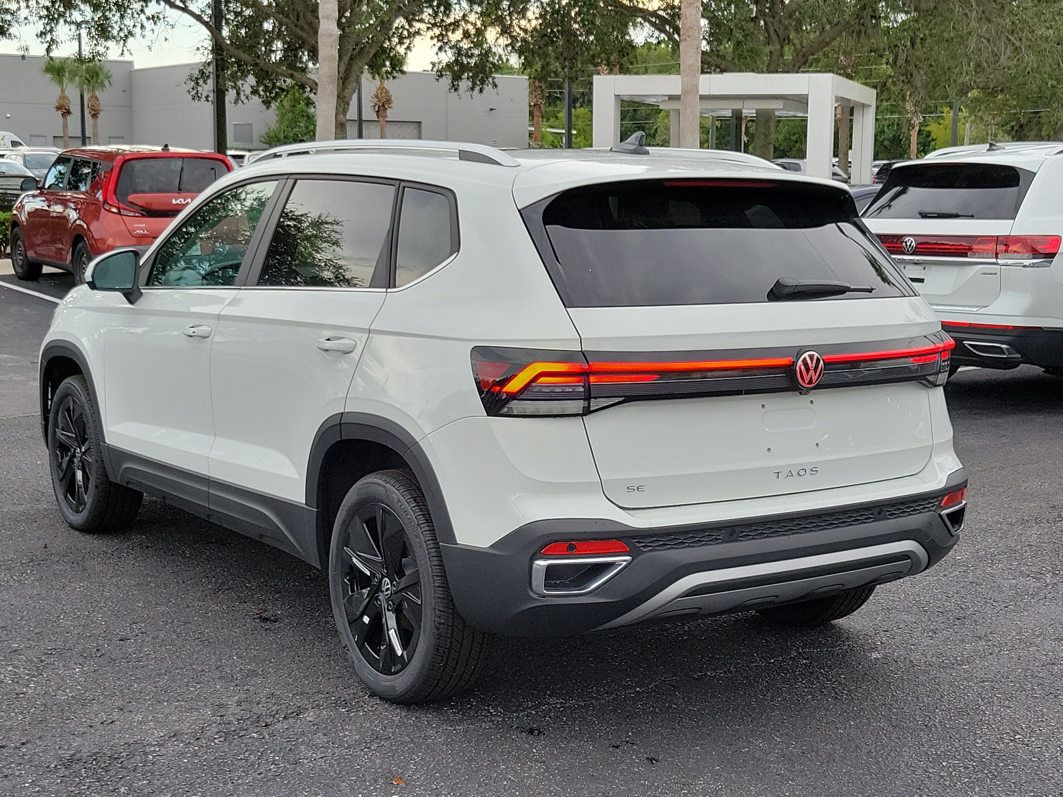 2026 Volkswagen Taos SE