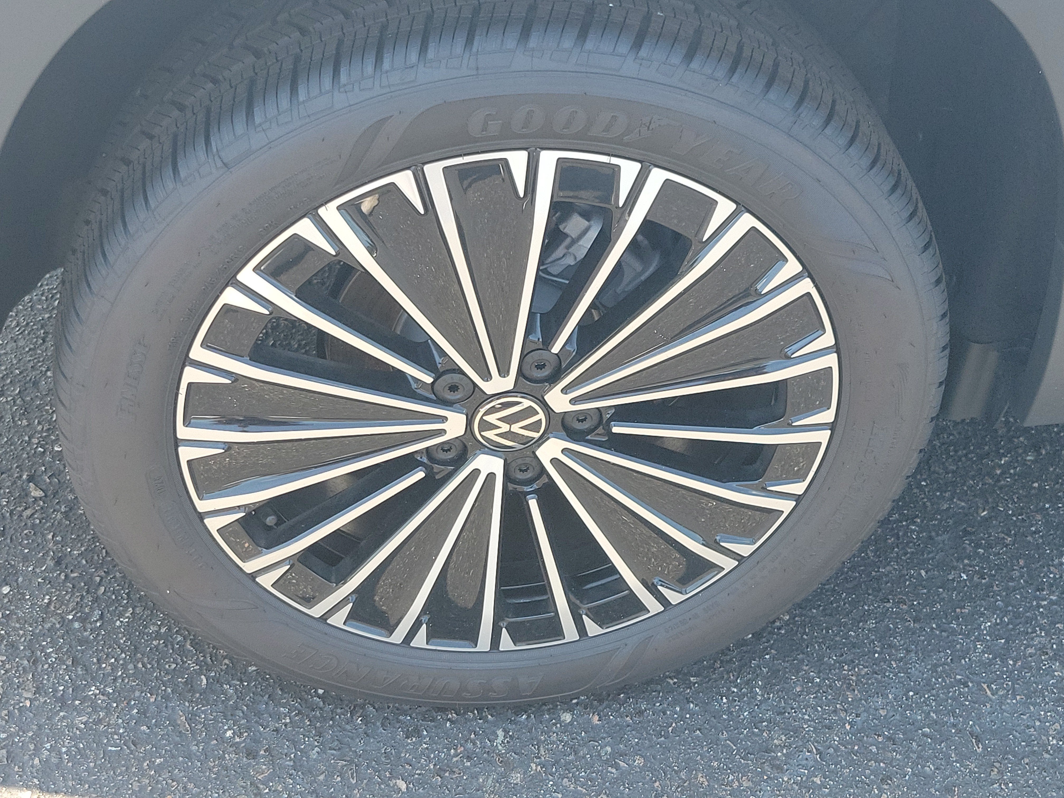 2026 Volkswagen Taos SE