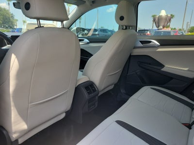 2026 Volkswagen Taos SE