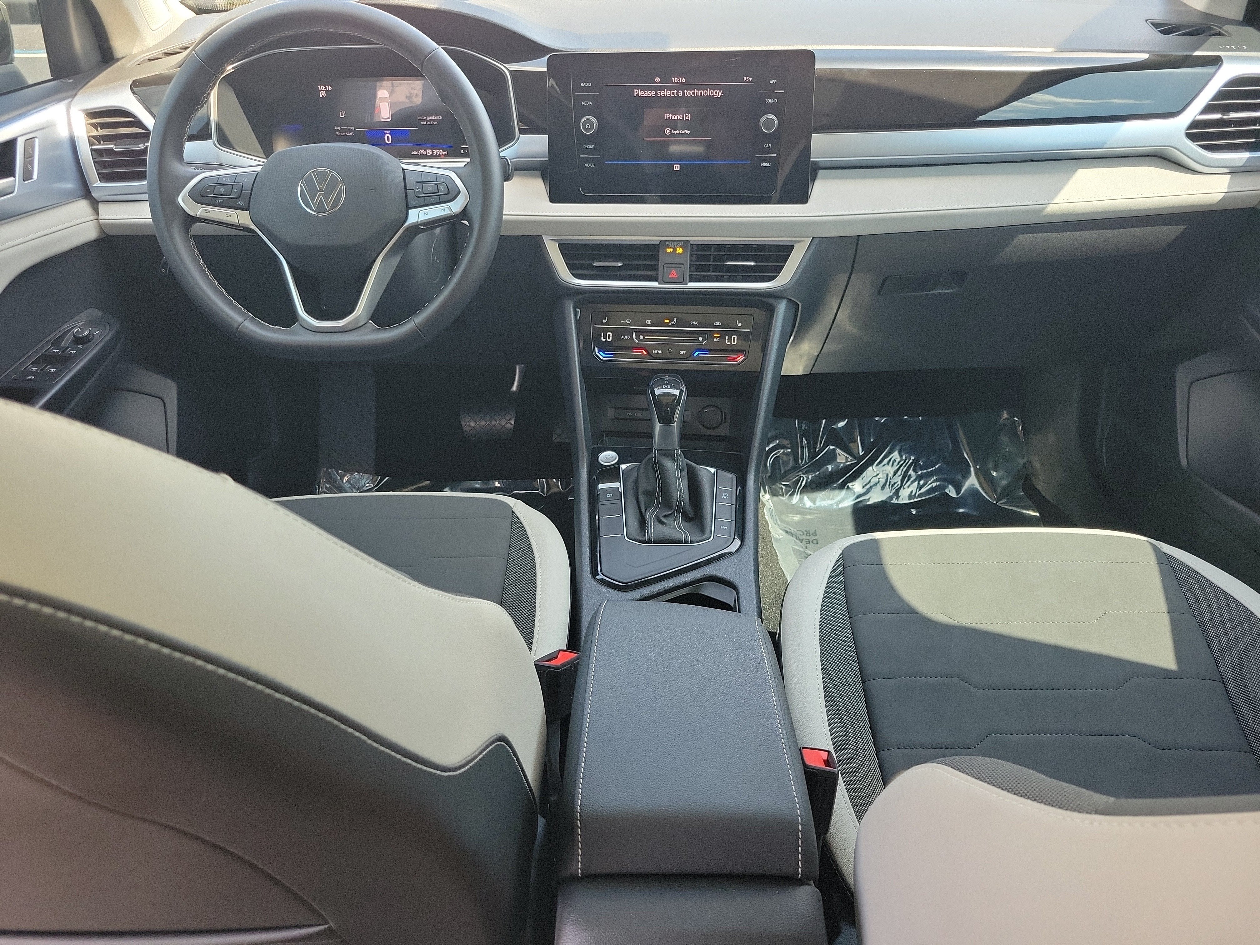 2025 Volkswagen Taos SE