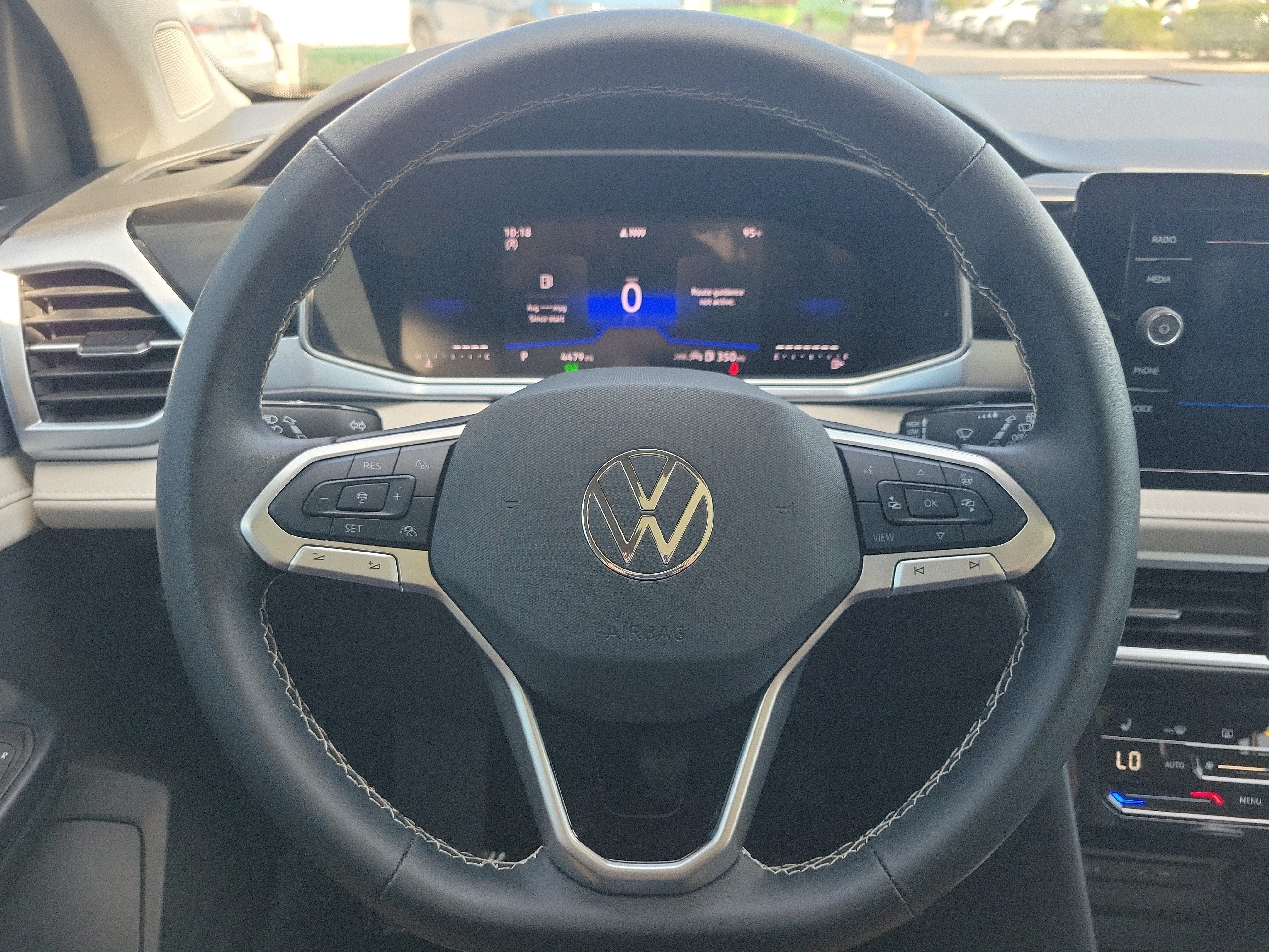 2025 Volkswagen Taos SE