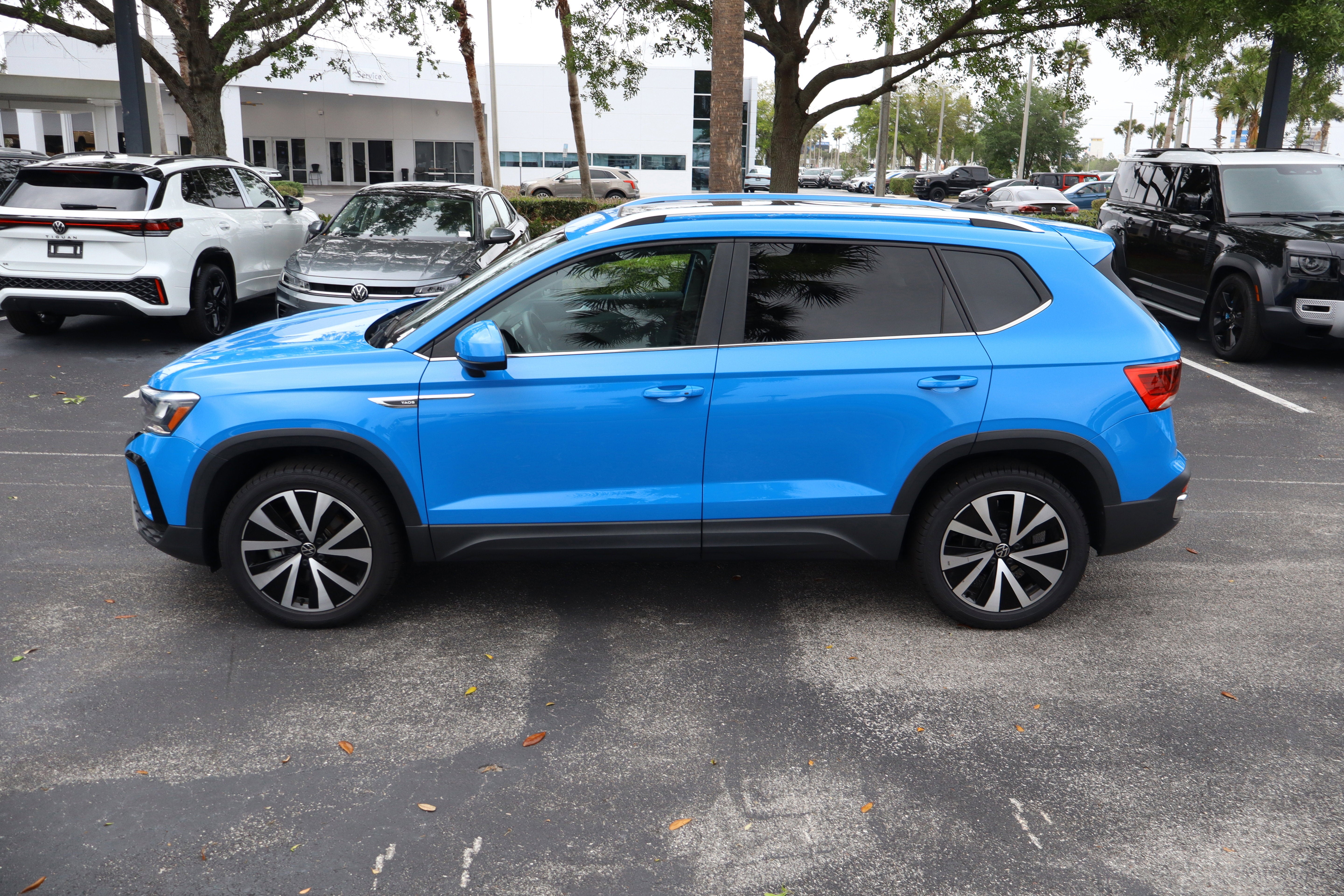 2023 Volkswagen Taos SE