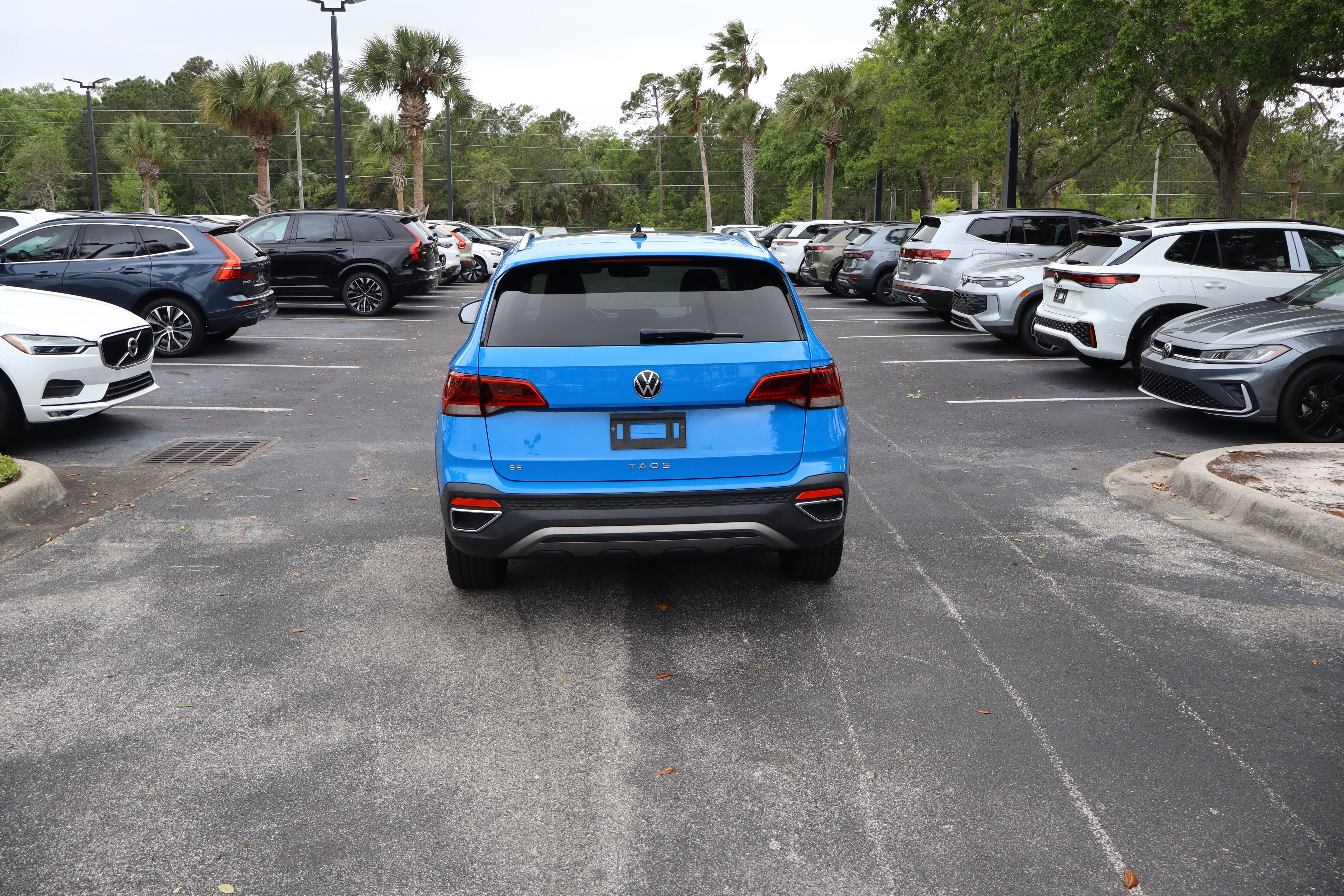 2023 Volkswagen Taos SE