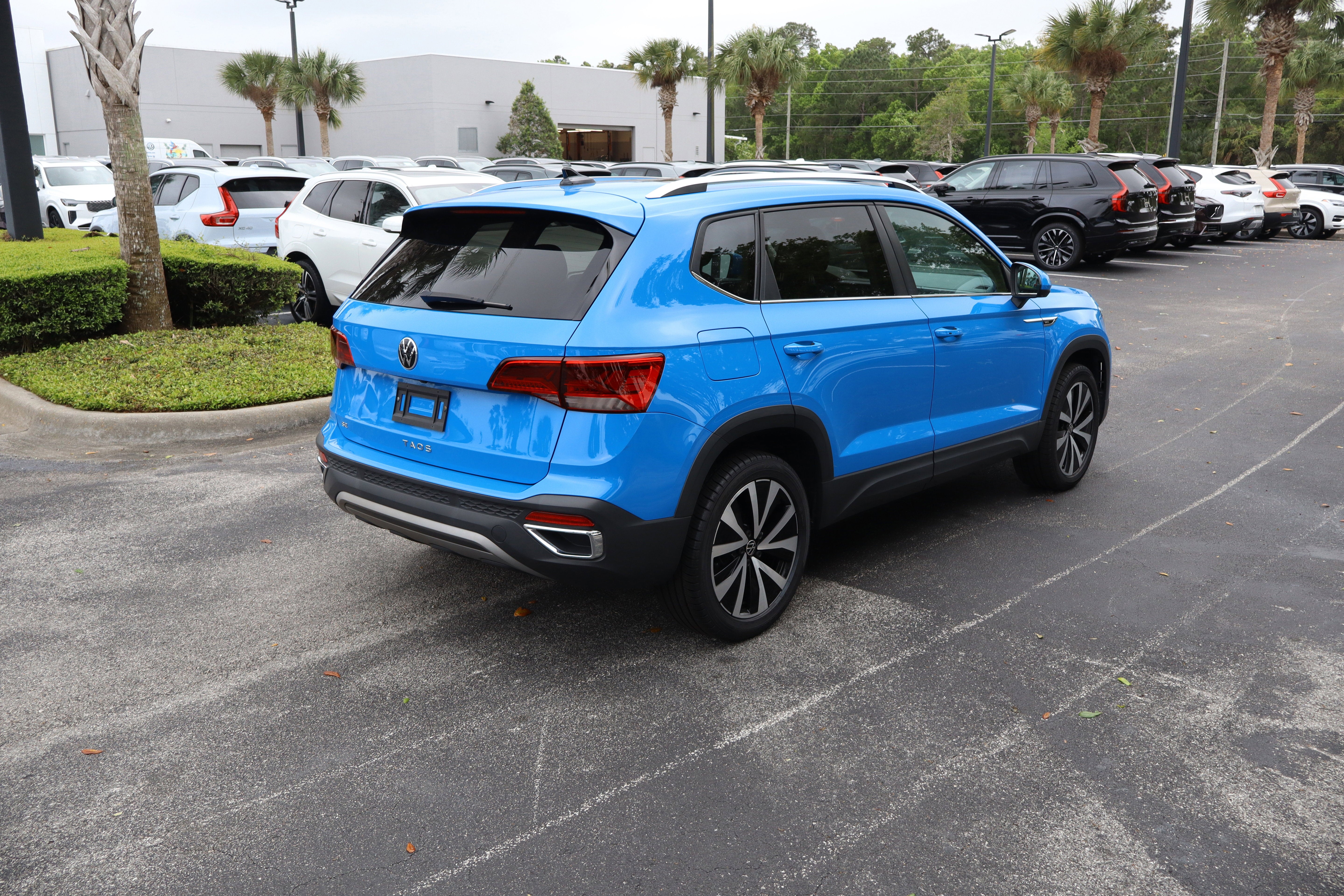 2023 Volkswagen Taos SE