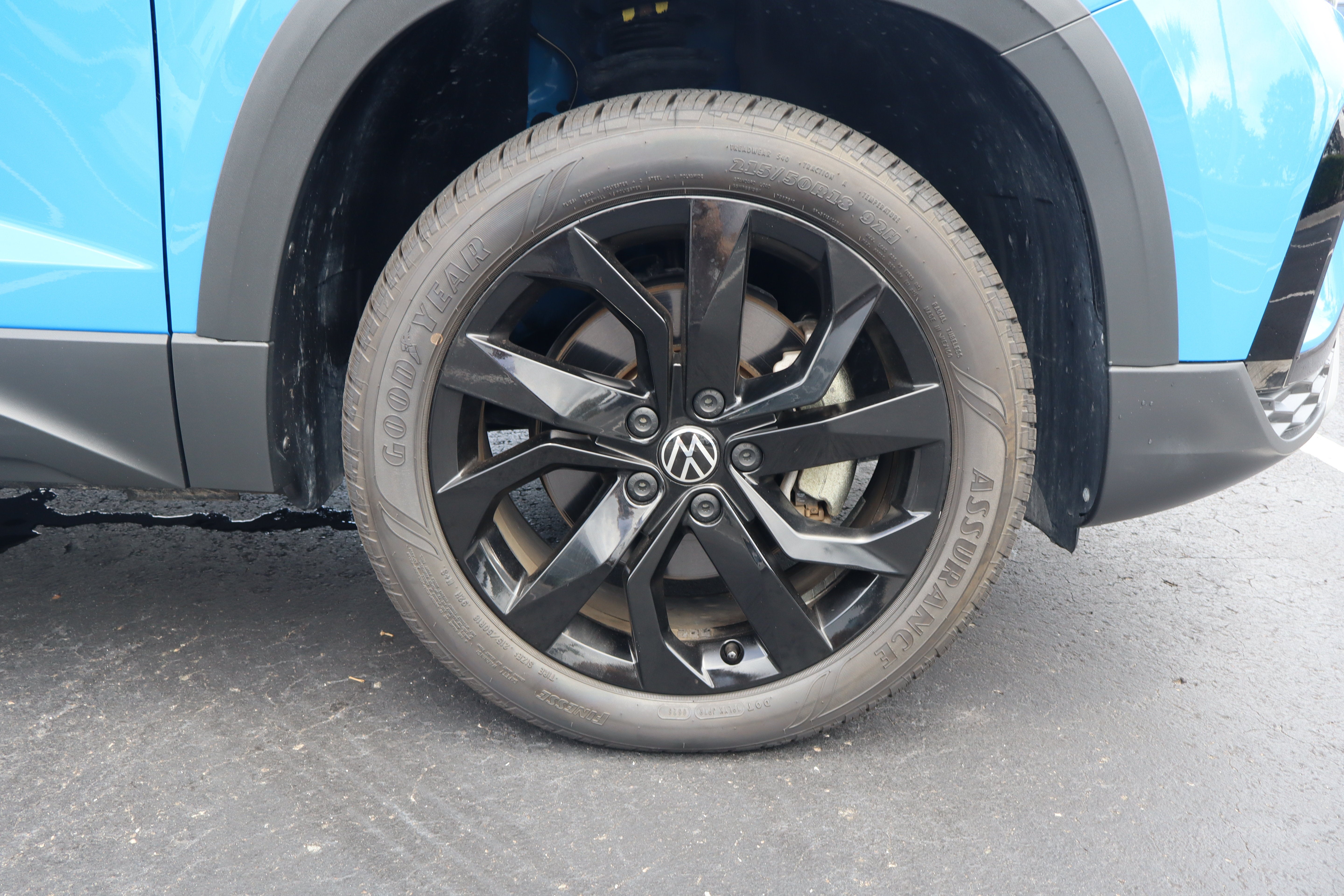 2023 Volkswagen Taos SE