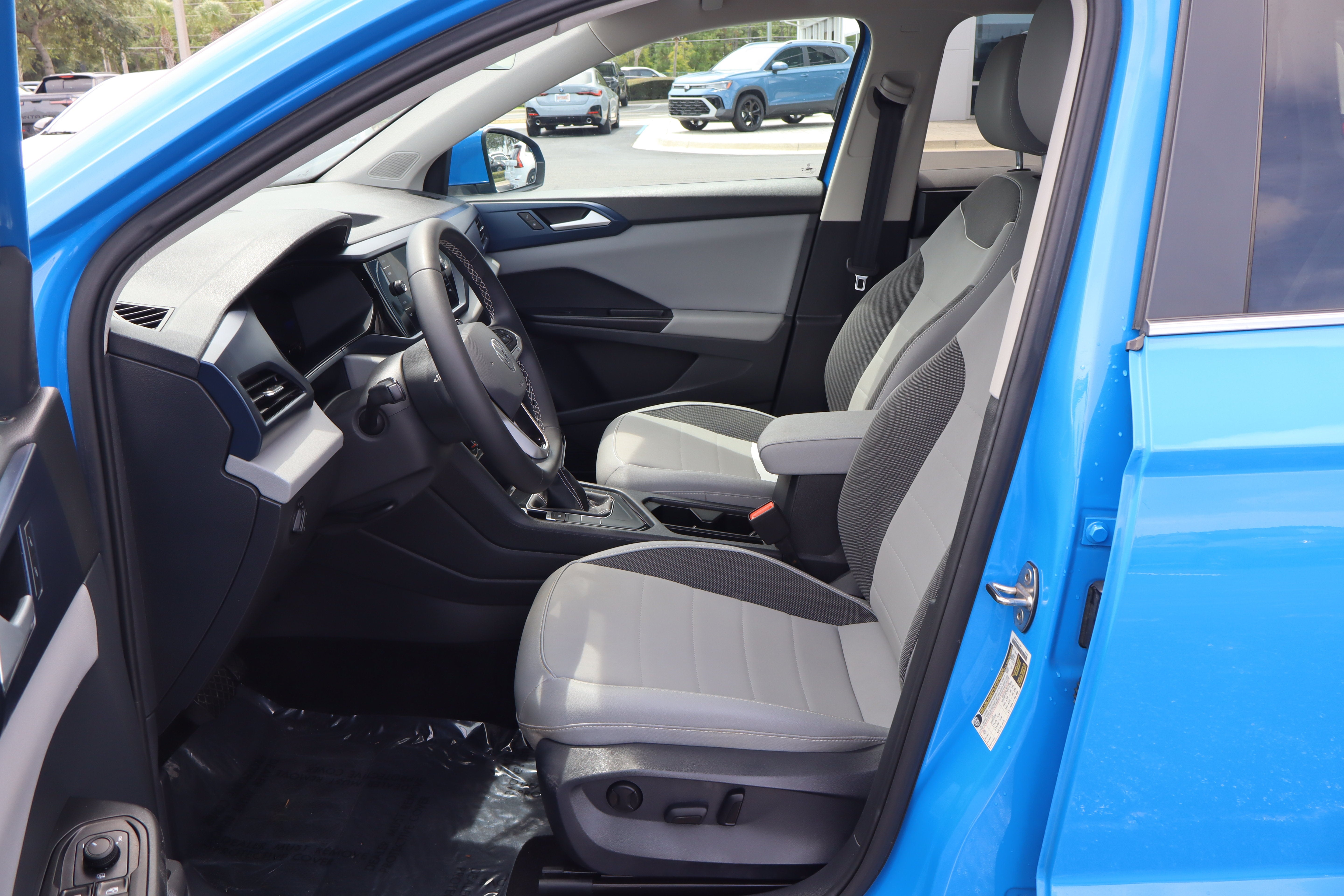2023 Volkswagen Taos SE