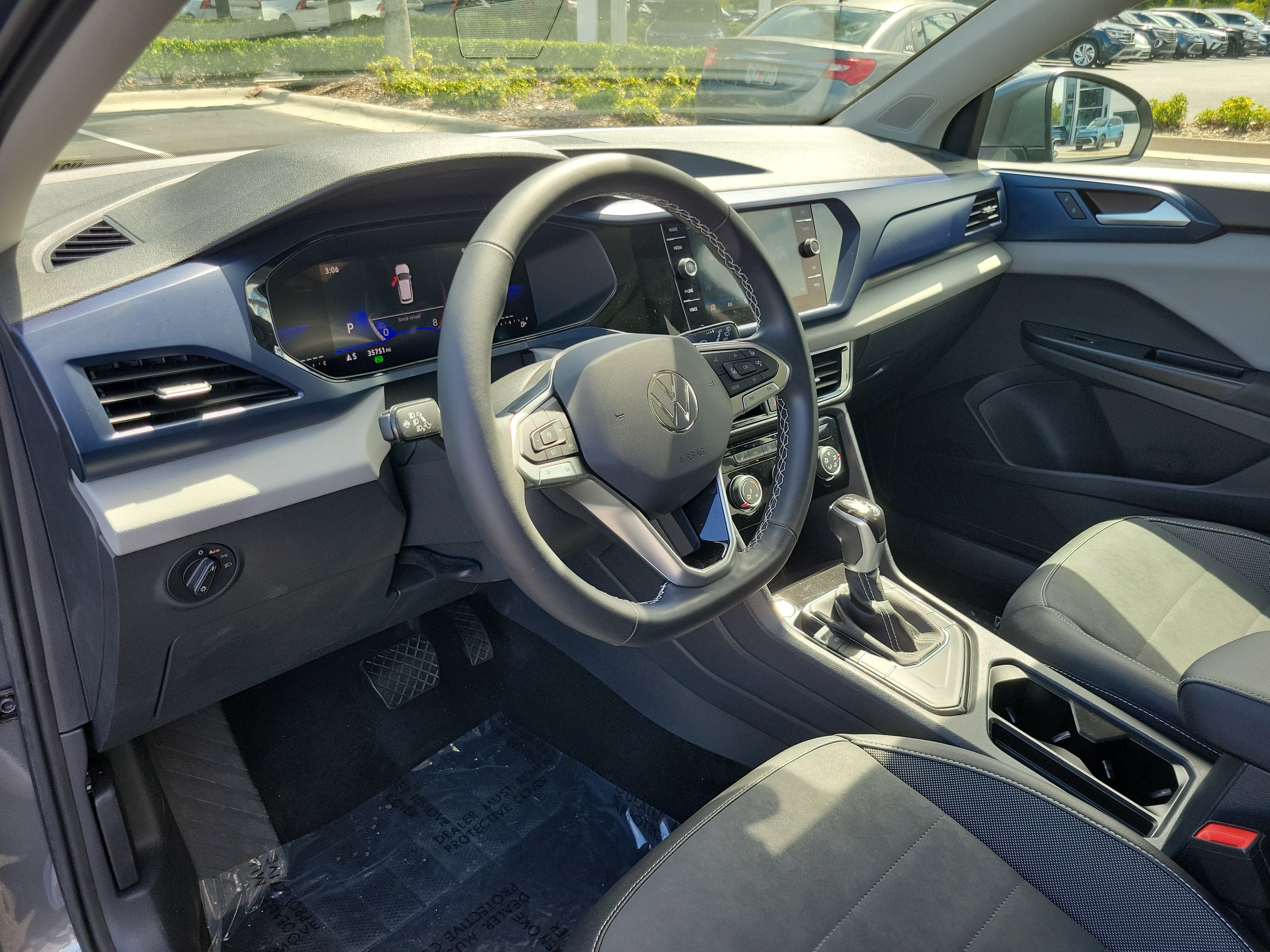 2023 Volkswagen Taos SE
