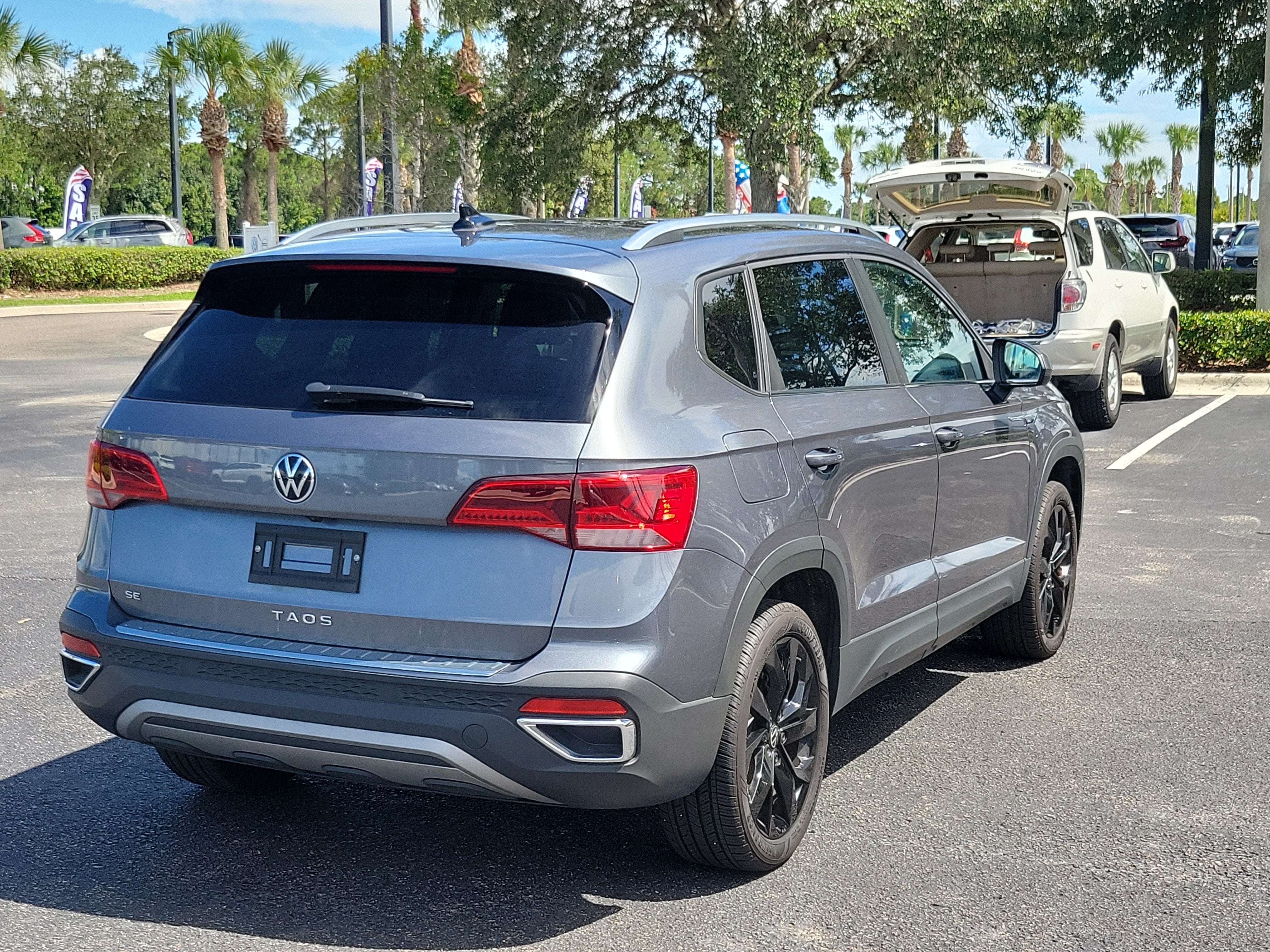 2023 Volkswagen Taos SE