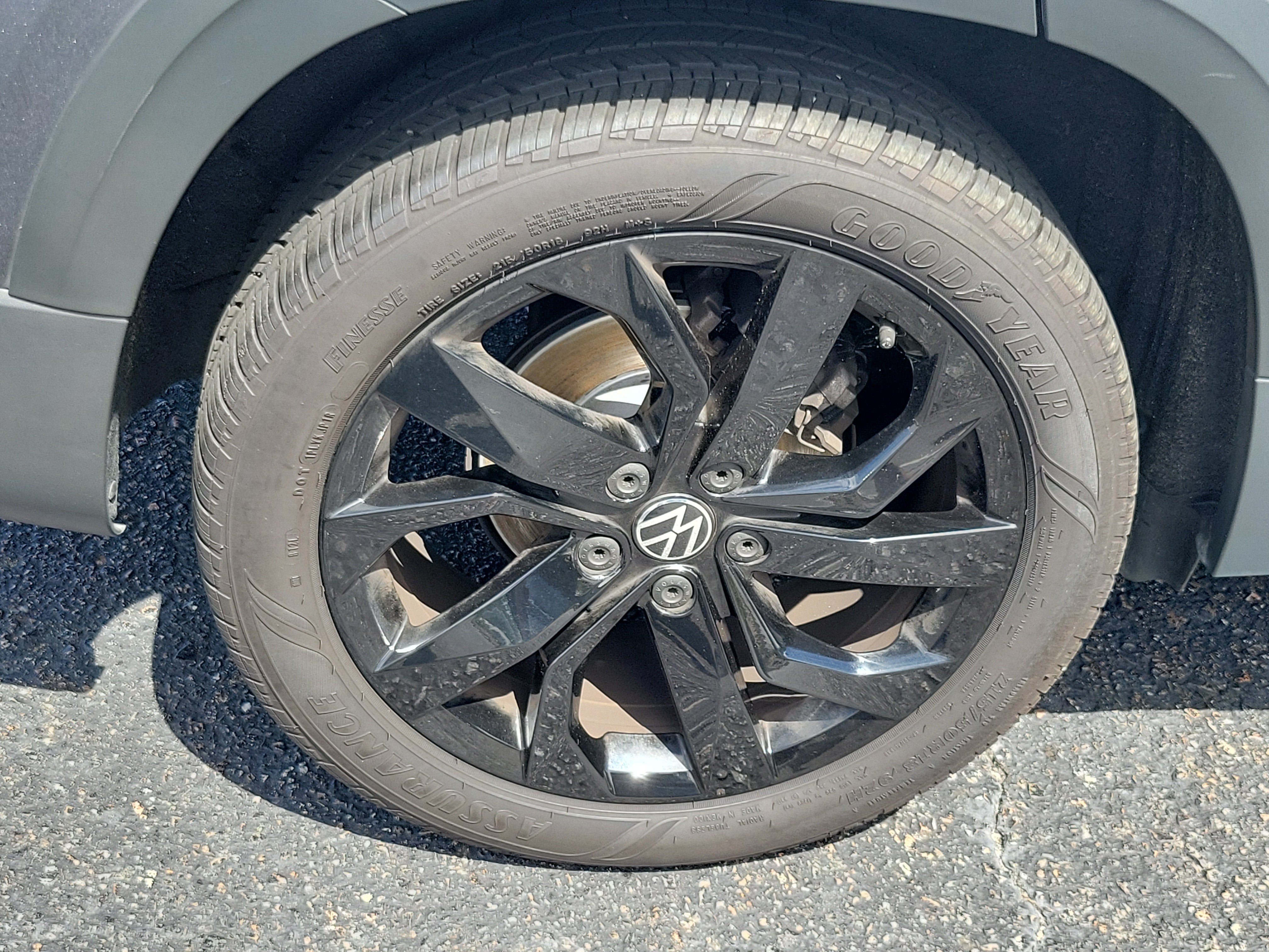 2023 Volkswagen Taos SE